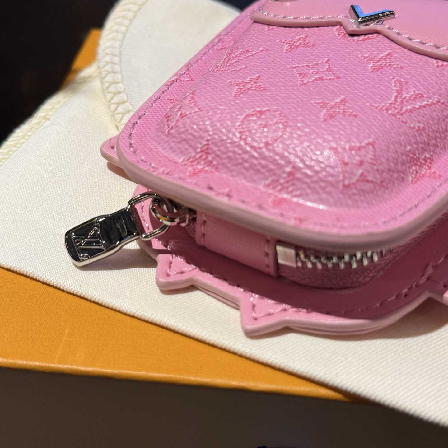 Louis Vuitton LV Owl Bag Charm S00 - DopestKickz