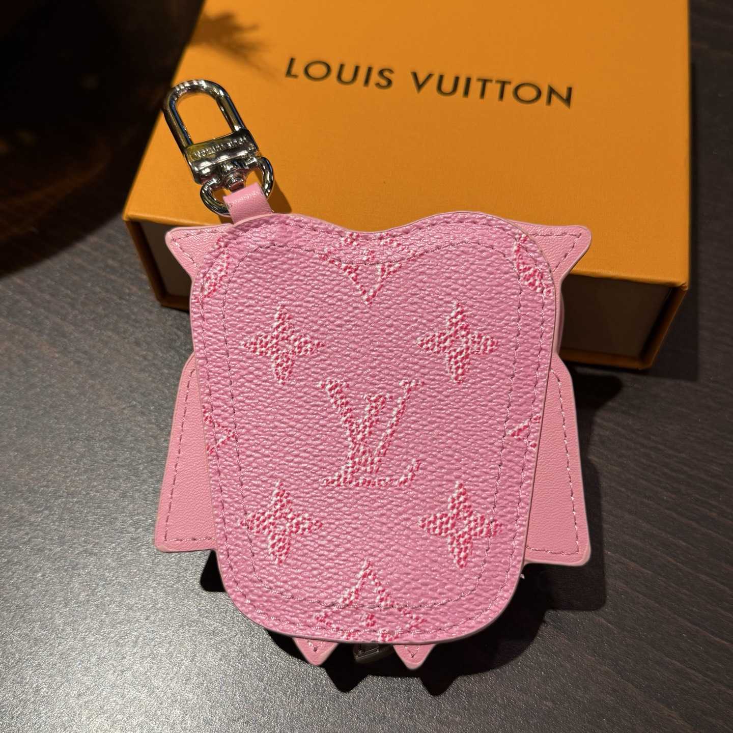 Louis Vuitton LV Owl Bag Charm S00 - DopestKickz