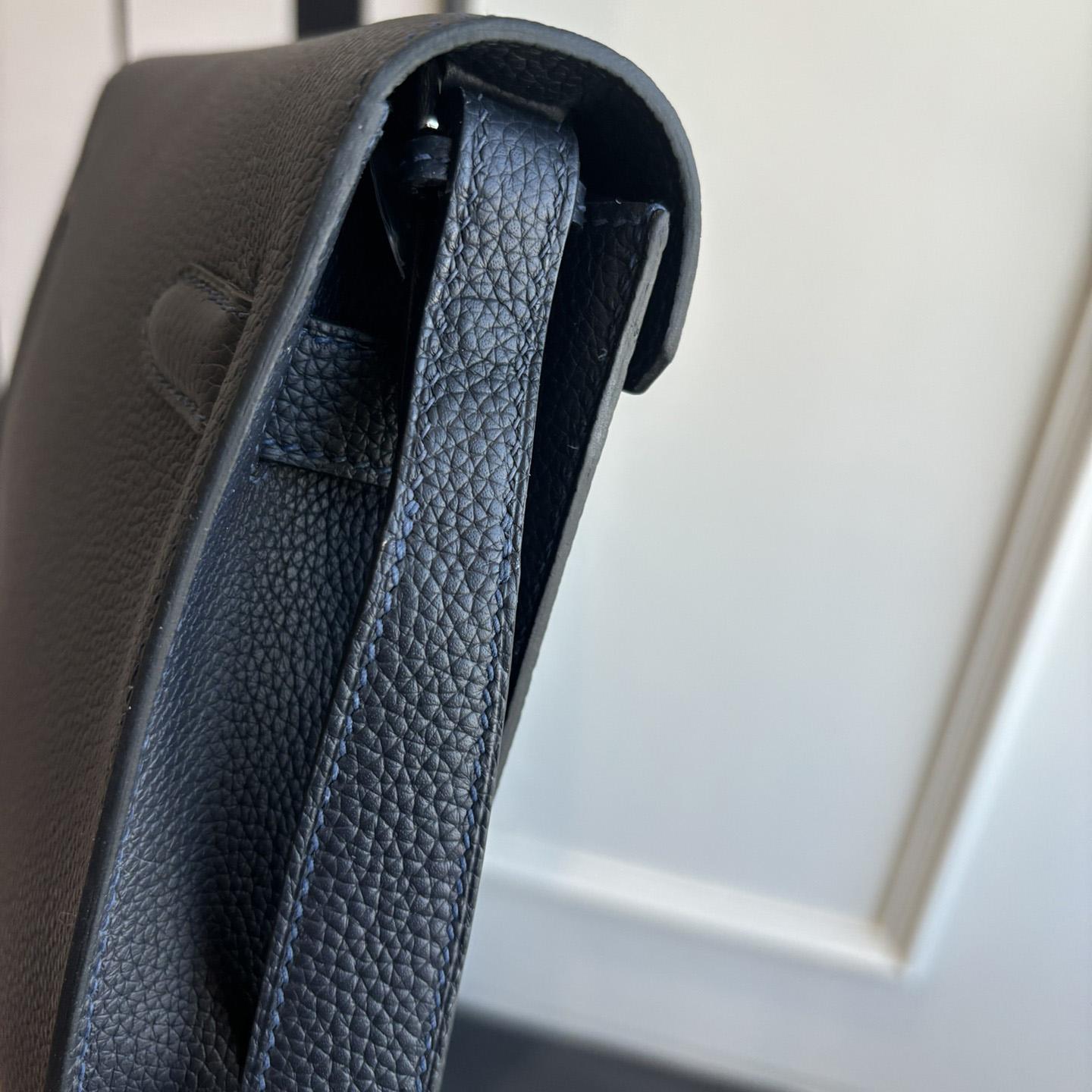 Hermes Kelly Depeches 25 Pouch - DopestKickz