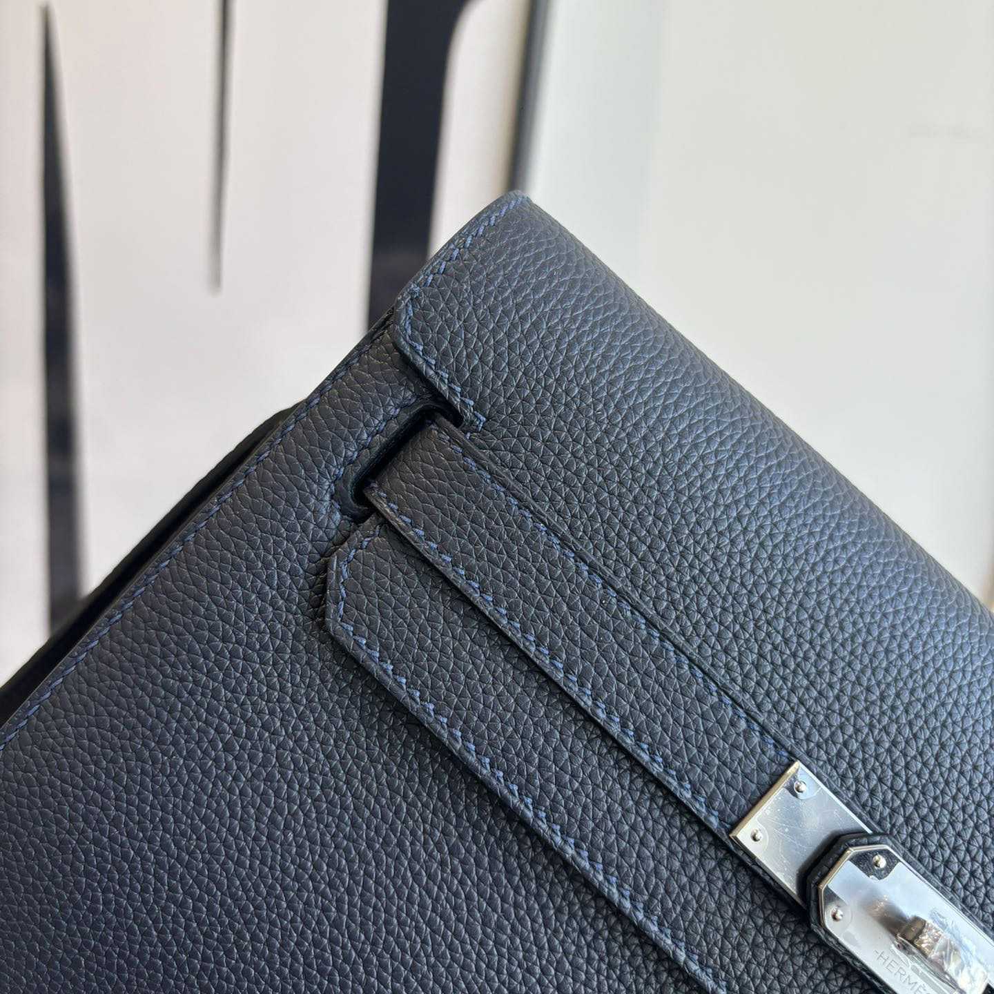 Hermes Kelly Depeches 25 Pouch - DopestKickz