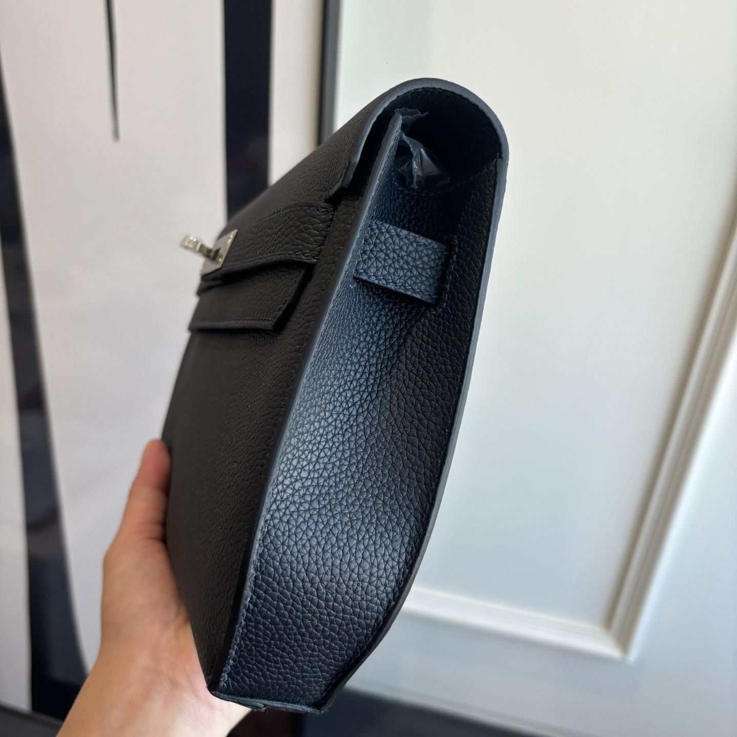 Hermes Kelly Depeches 25 Pouch - DopestKickz