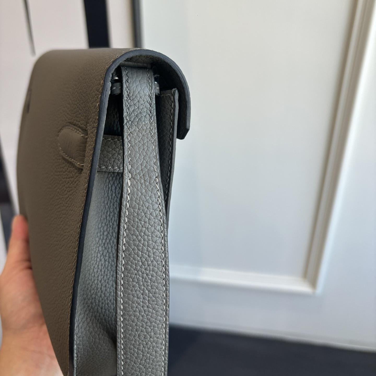 Hermes Kelly Depeches 25 Pouch - DopestKickz