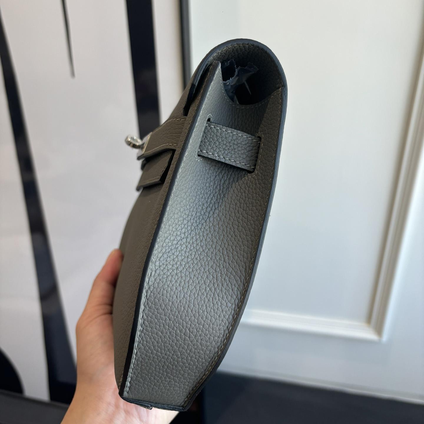 Hermes Kelly Depeches 25 Pouch - DopestKickz