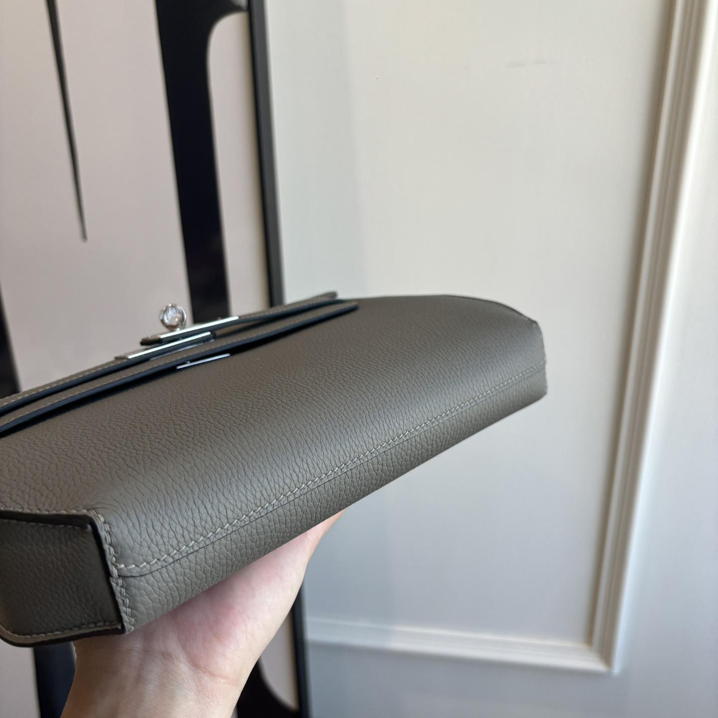 Hermes Kelly Depeches 25 Pouch - DopestKickz