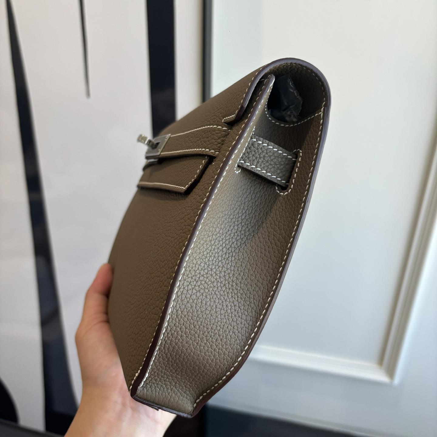 Hermes Kelly Depeches 25 Pouch - DopestKickz