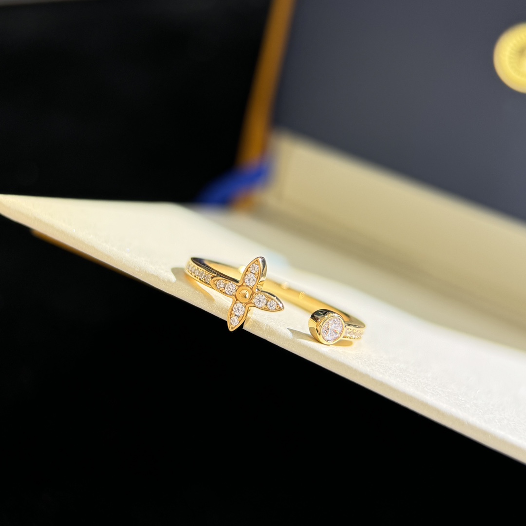 Louis Vuitton Idylle Blossom Single Ring - DopestKickz