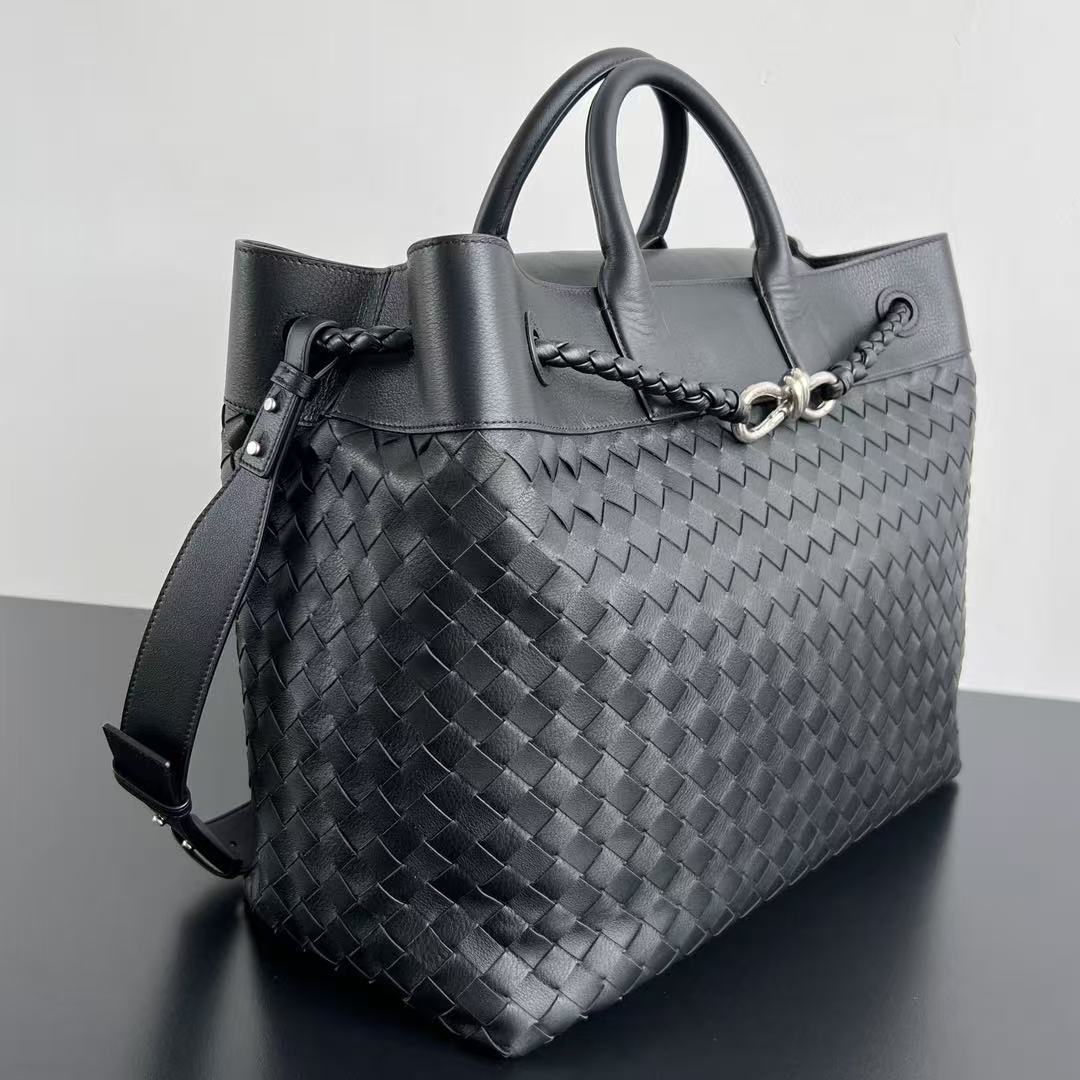 Bottega Veneta Andiamo   43*39*20cm - DopestKickz