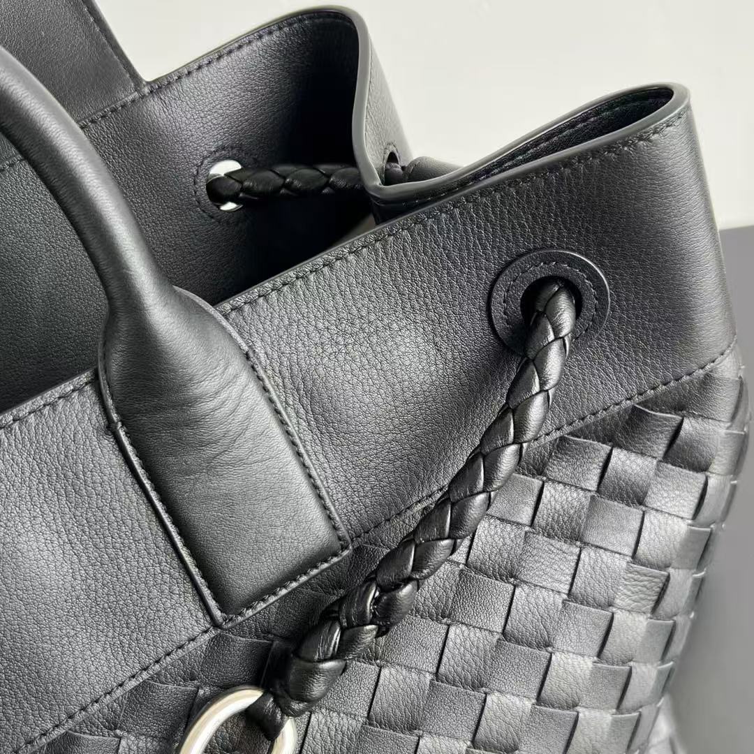 Bottega Veneta Andiamo   43*39*20cm - DopestKickz