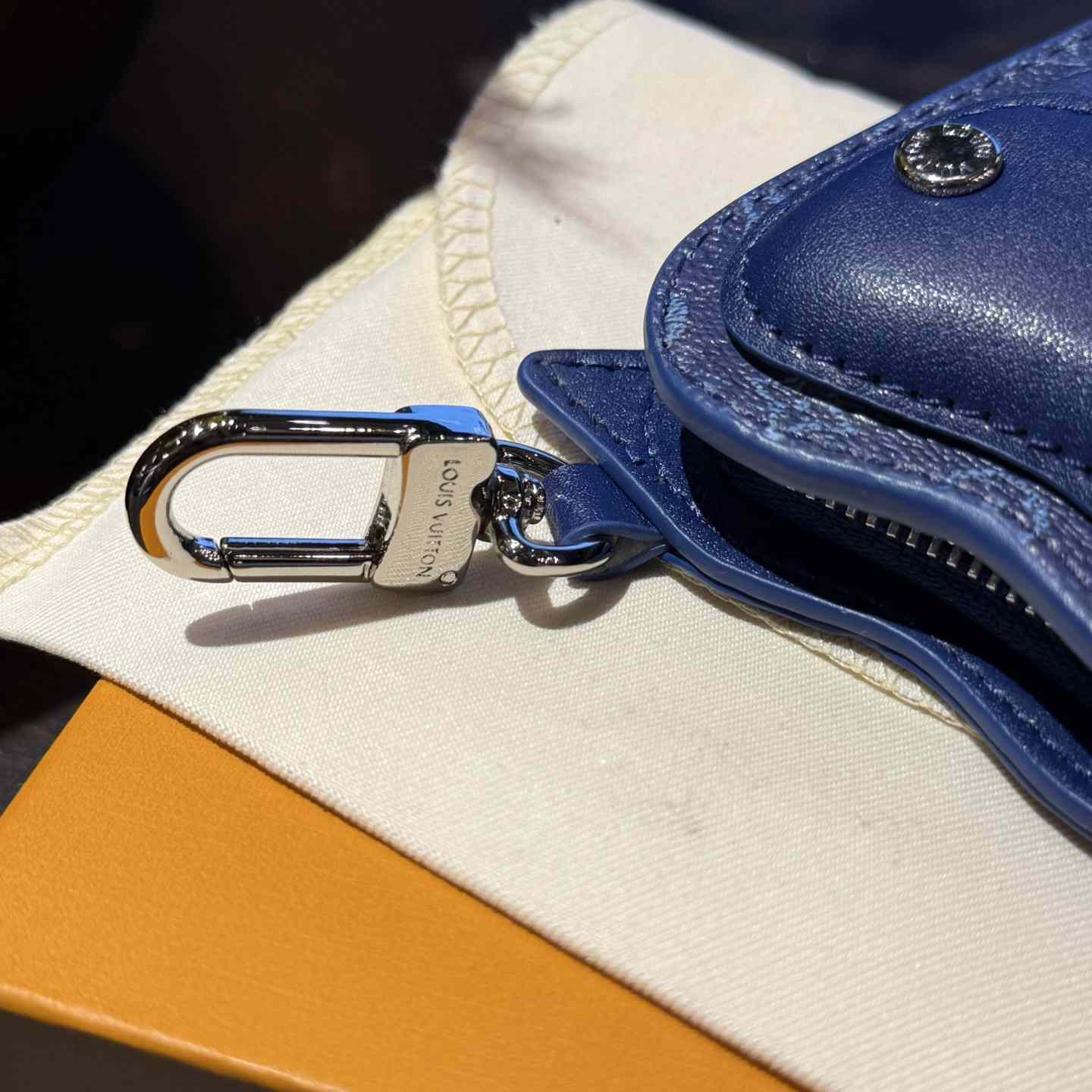 Louis Vuitton LV Owl Bag Charm S00 - DopestKickz