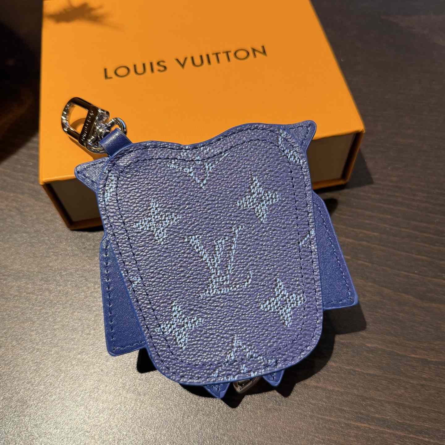 Louis Vuitton LV Owl Bag Charm S00 - DopestKickz