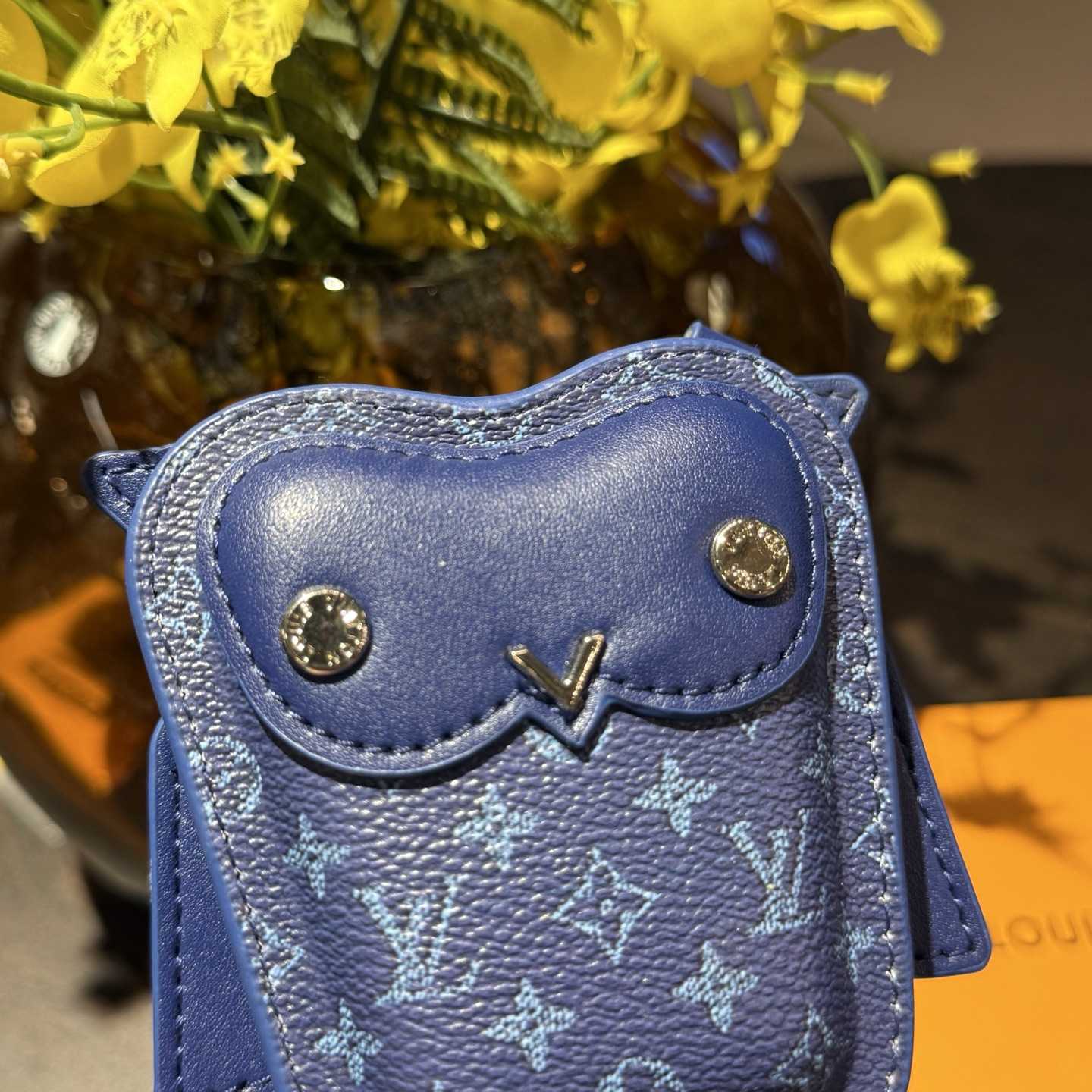 Louis Vuitton LV Owl Bag Charm S00 - DopestKickz