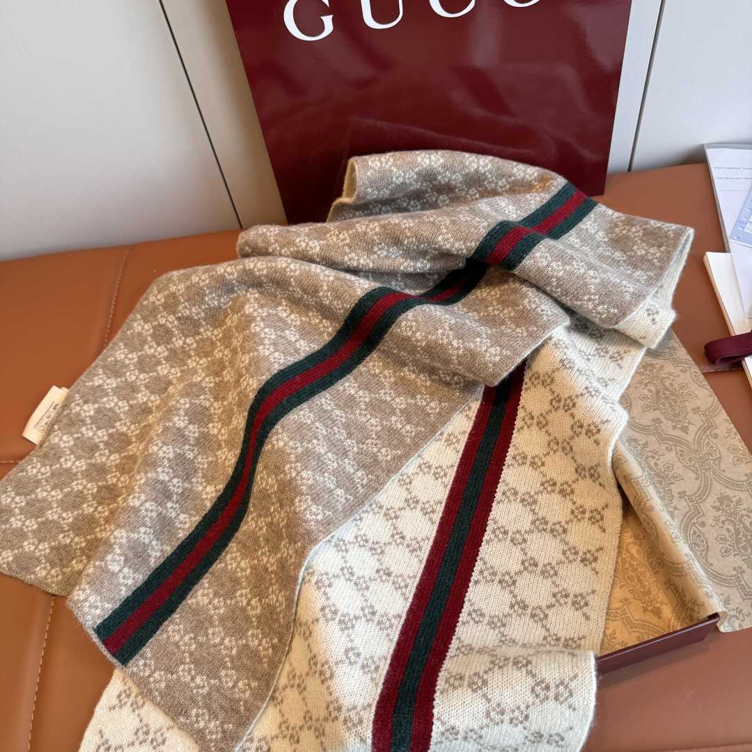 Gucci GG Supreme Scarf - DopestKickz