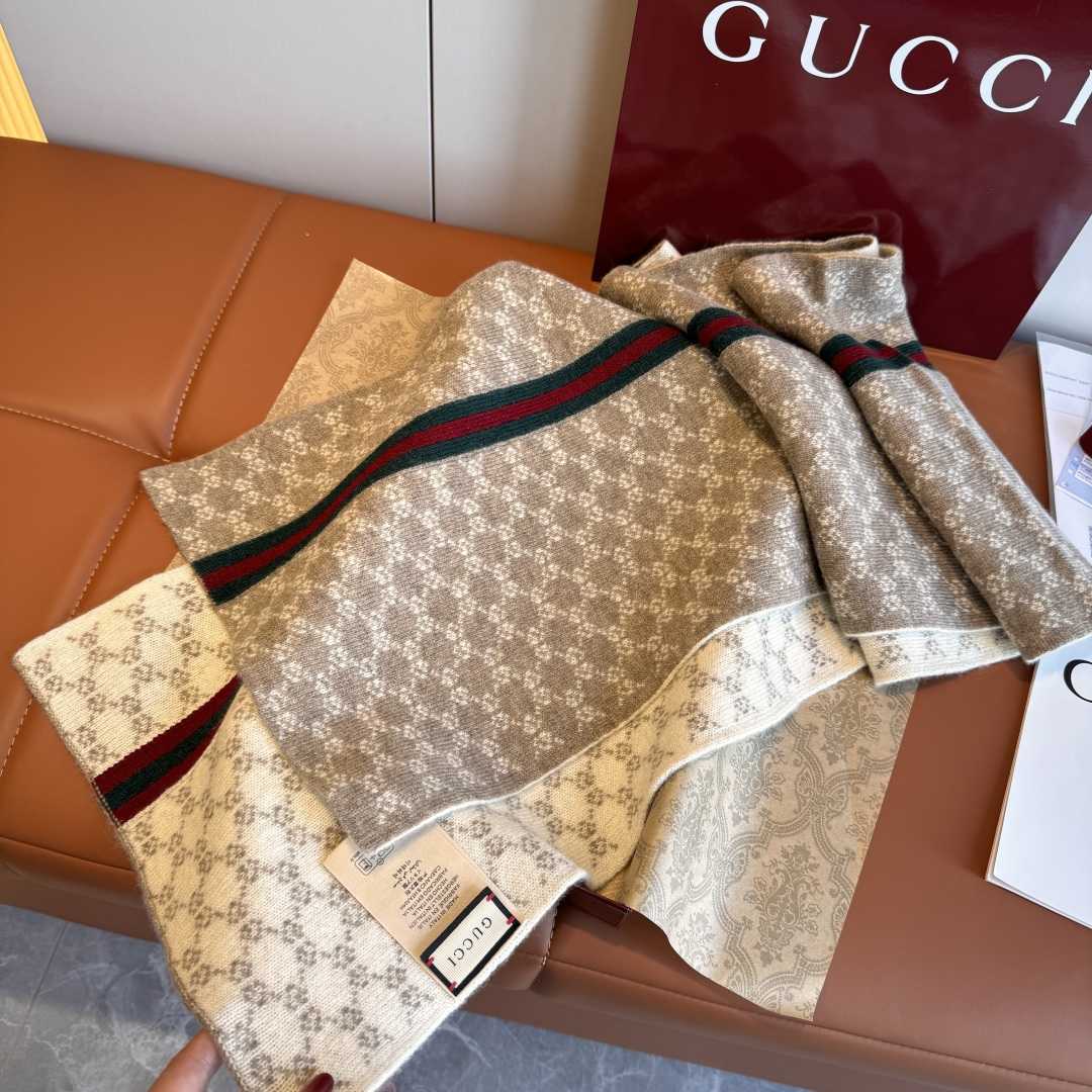 Gucci GG Supreme Scarf - DopestKickz