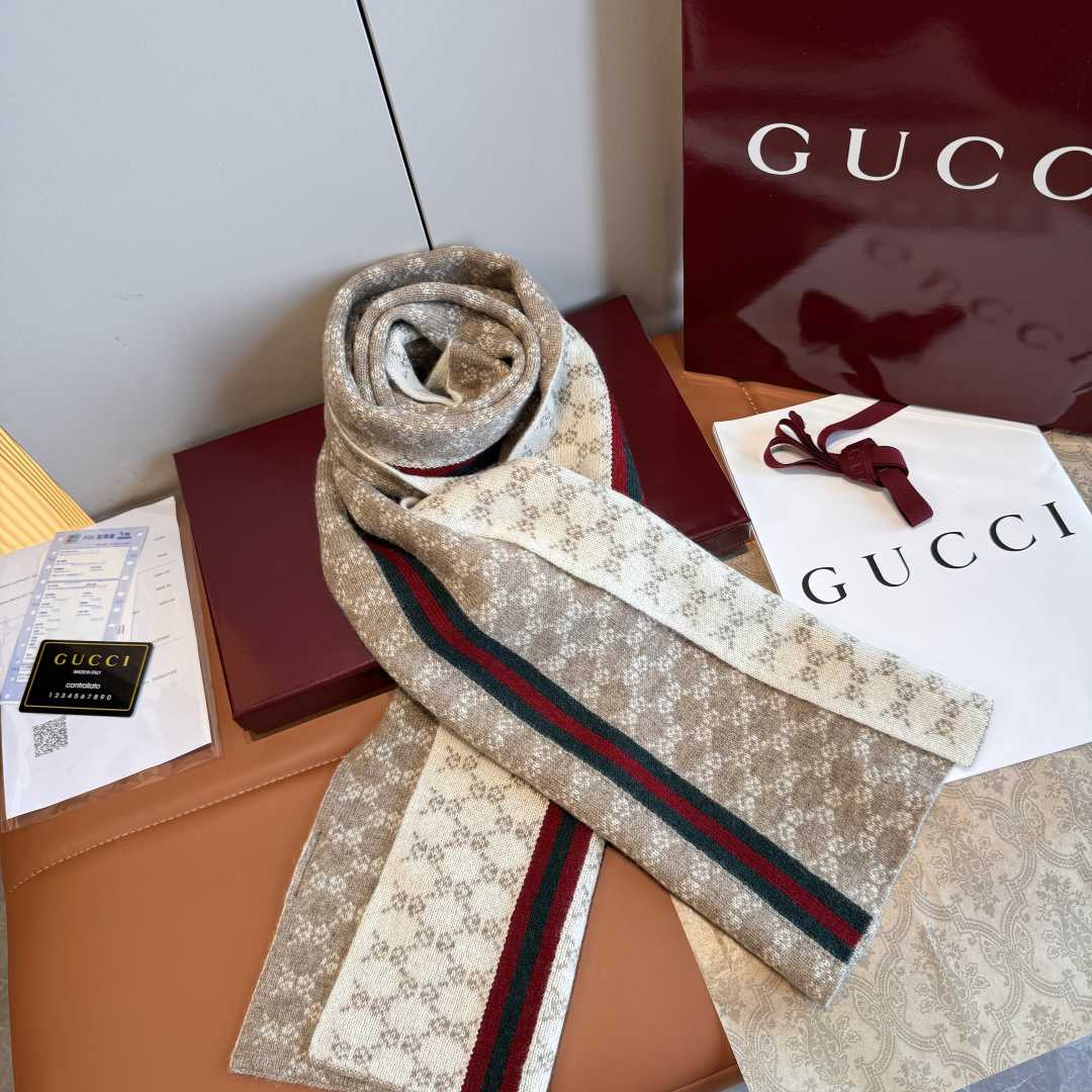 Gucci GG Supreme Scarf - DopestKickz