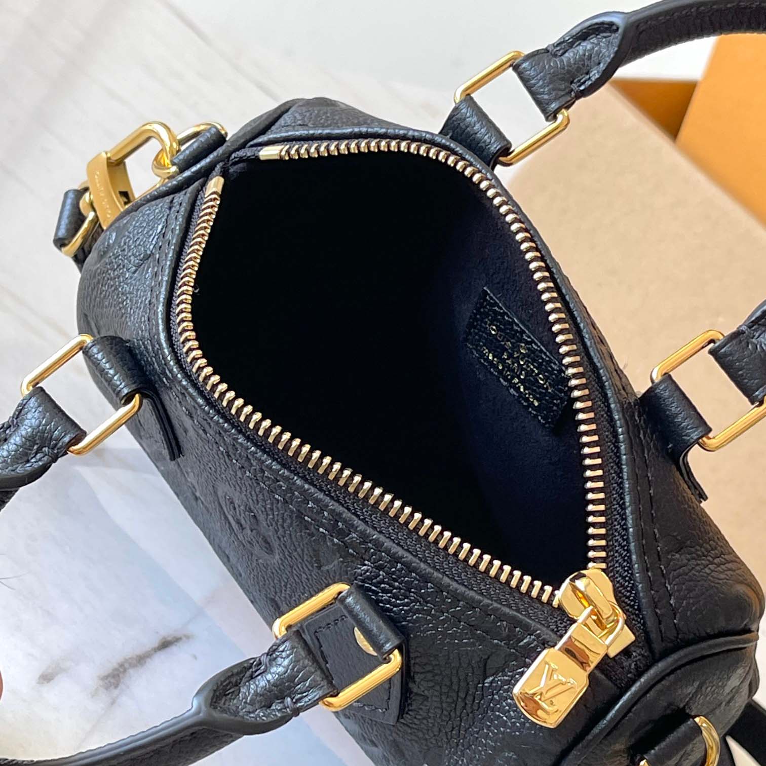 Louis Vuitton Nano Speedy   M82450 - DopestKickz