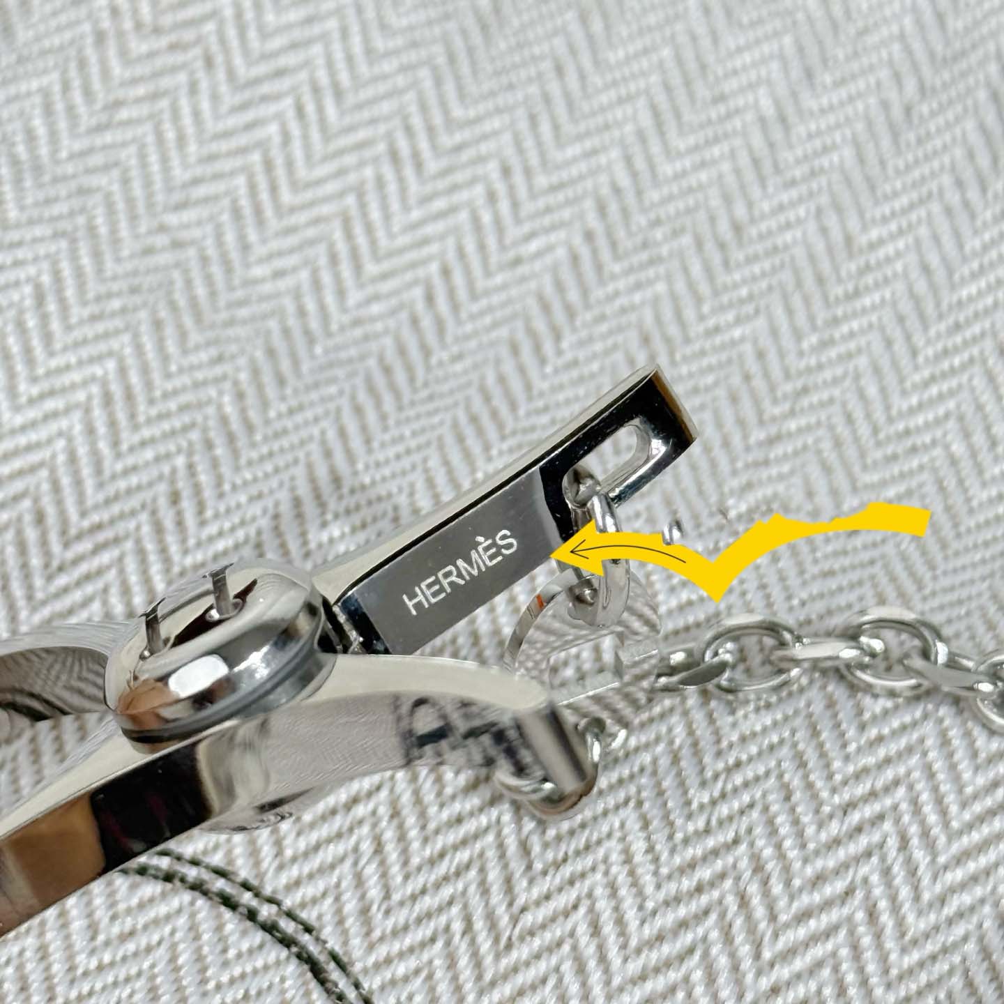 Hermès Filou Glove Clip - DopestKickz