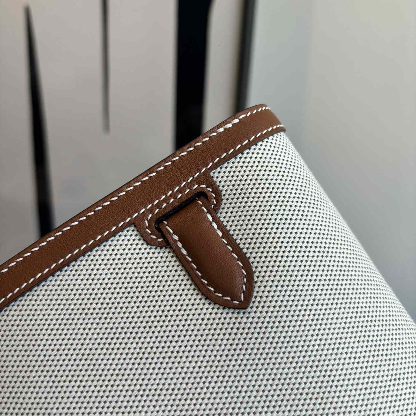 Hermes Kelly Depeches 25 Pouch - DopestKickz