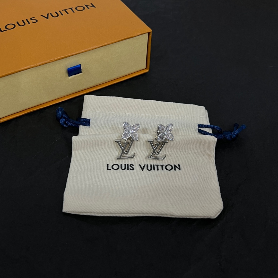 Louis Vuitton Earrings  - DopestKickz