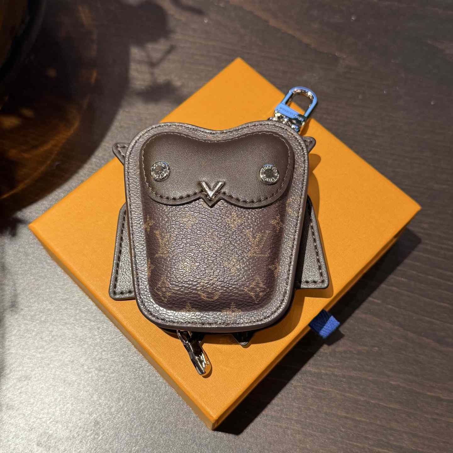 Louis Vuitton LV Owl Bag Charm S00 - DopestKickz