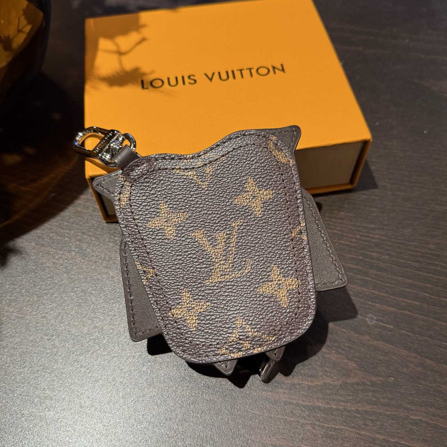 Louis Vuitton LV Owl Bag Charm S00 - DopestKickz