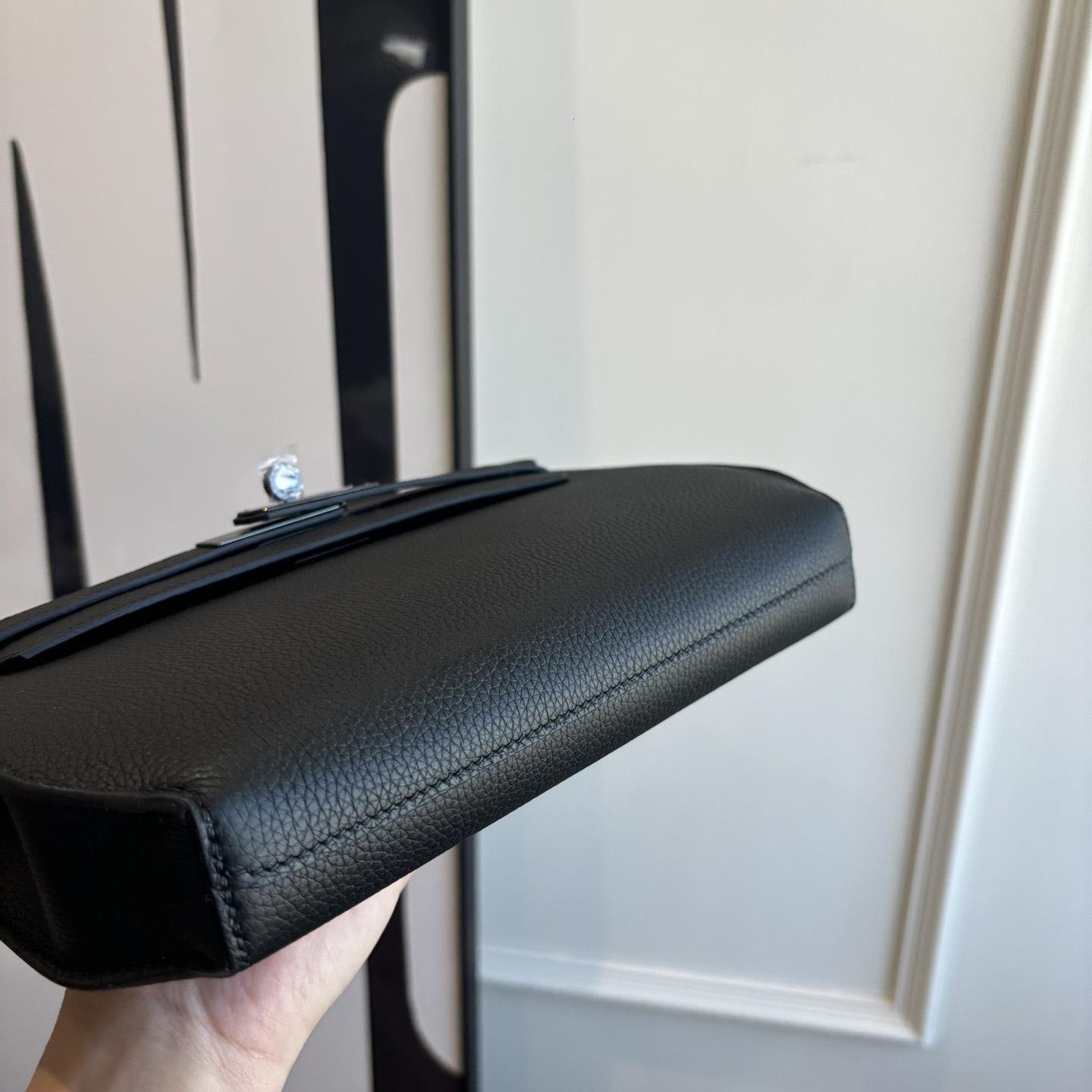 Hermes Kelly Depeches 25 Pouch - DopestKickz