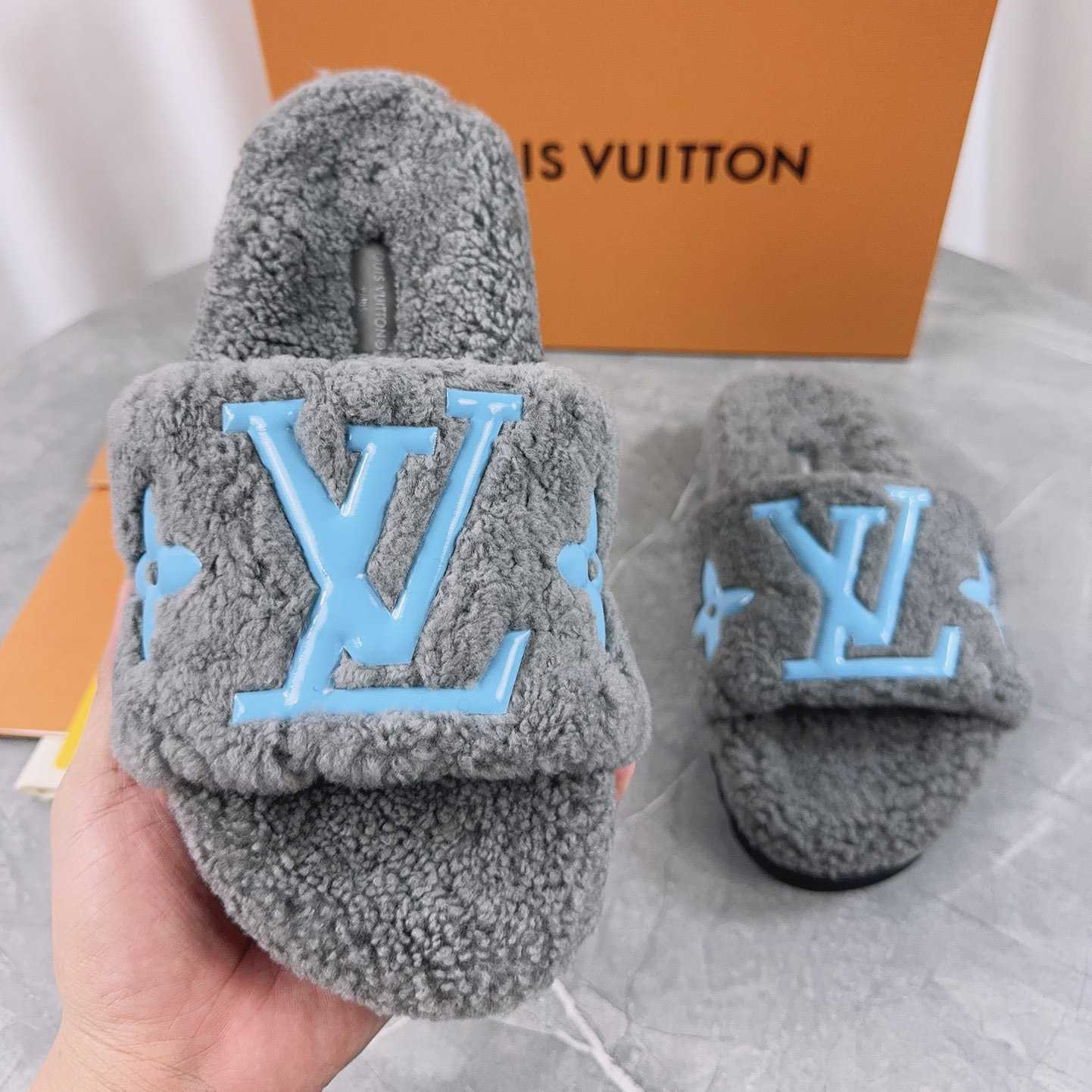 Louis Vuitton Fuzzy Slippers - DopestKickz