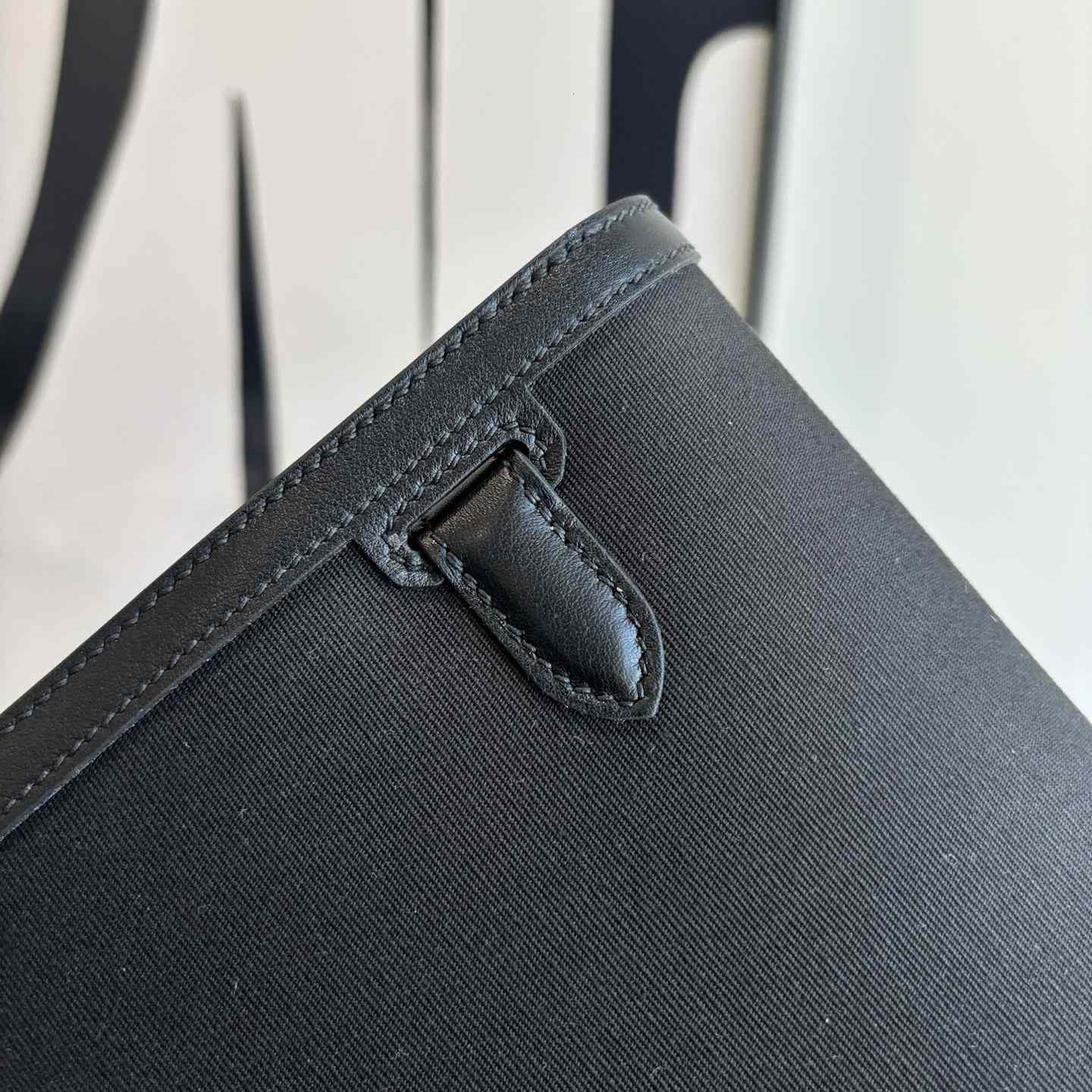 Hermes Kelly Depeches 25 Pouch - DopestKickz