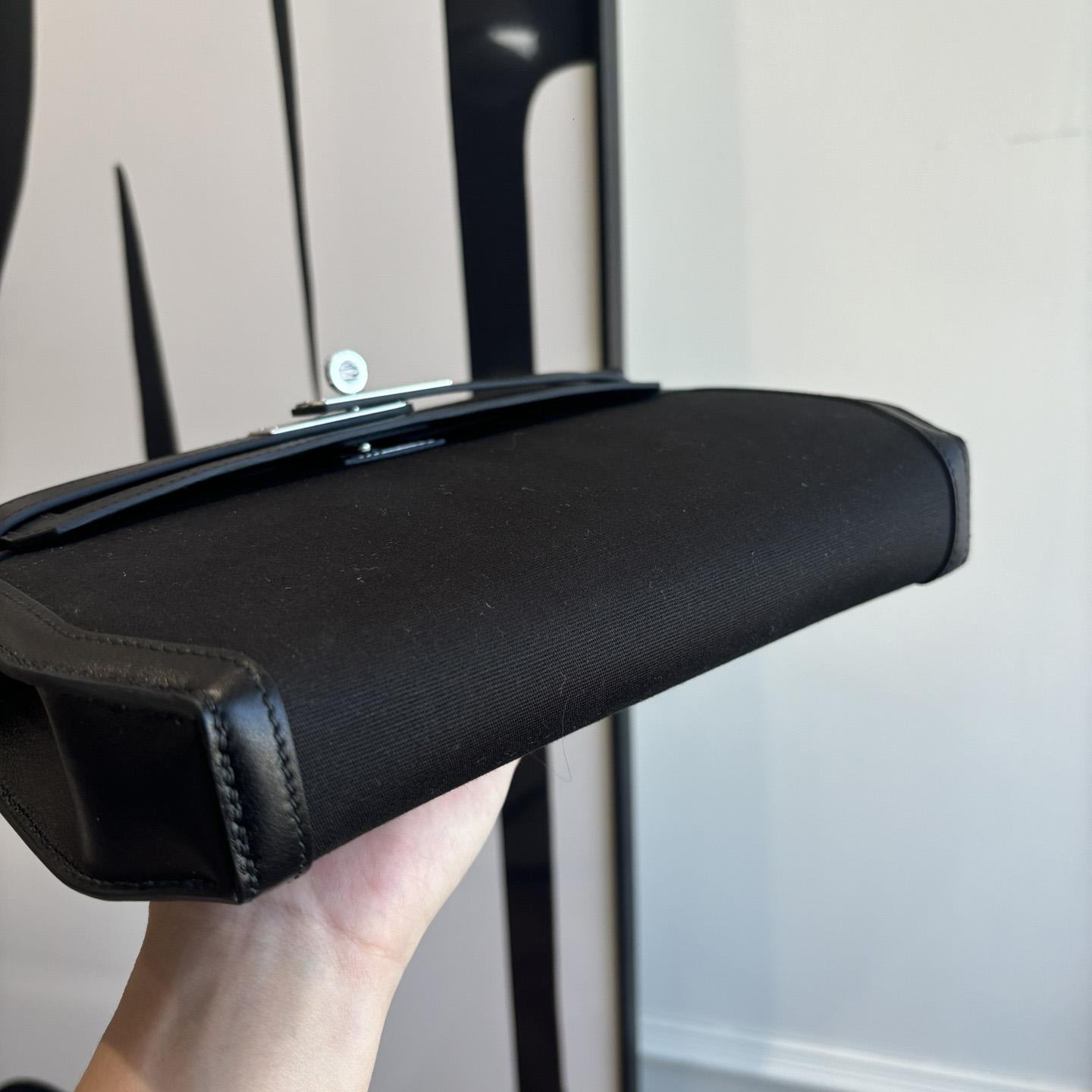 Hermes Kelly Depeches 25 Pouch - DopestKickz