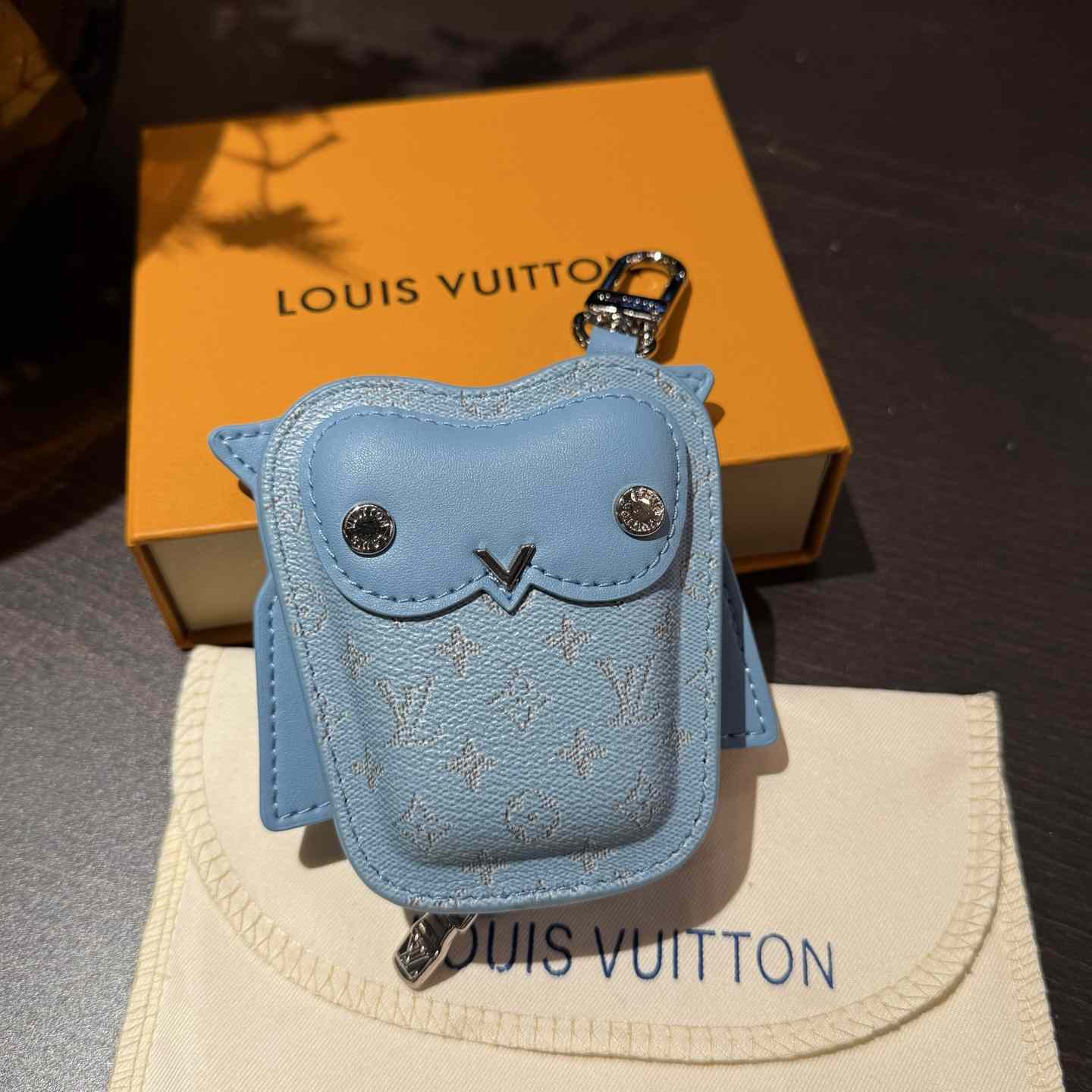 Louis Vuitton LV Owl Bag Charm S00 - DopestKickz