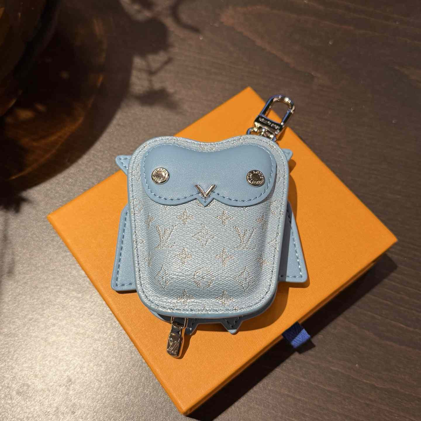 Louis Vuitton LV Owl Bag Charm S00 - DopestKickz
