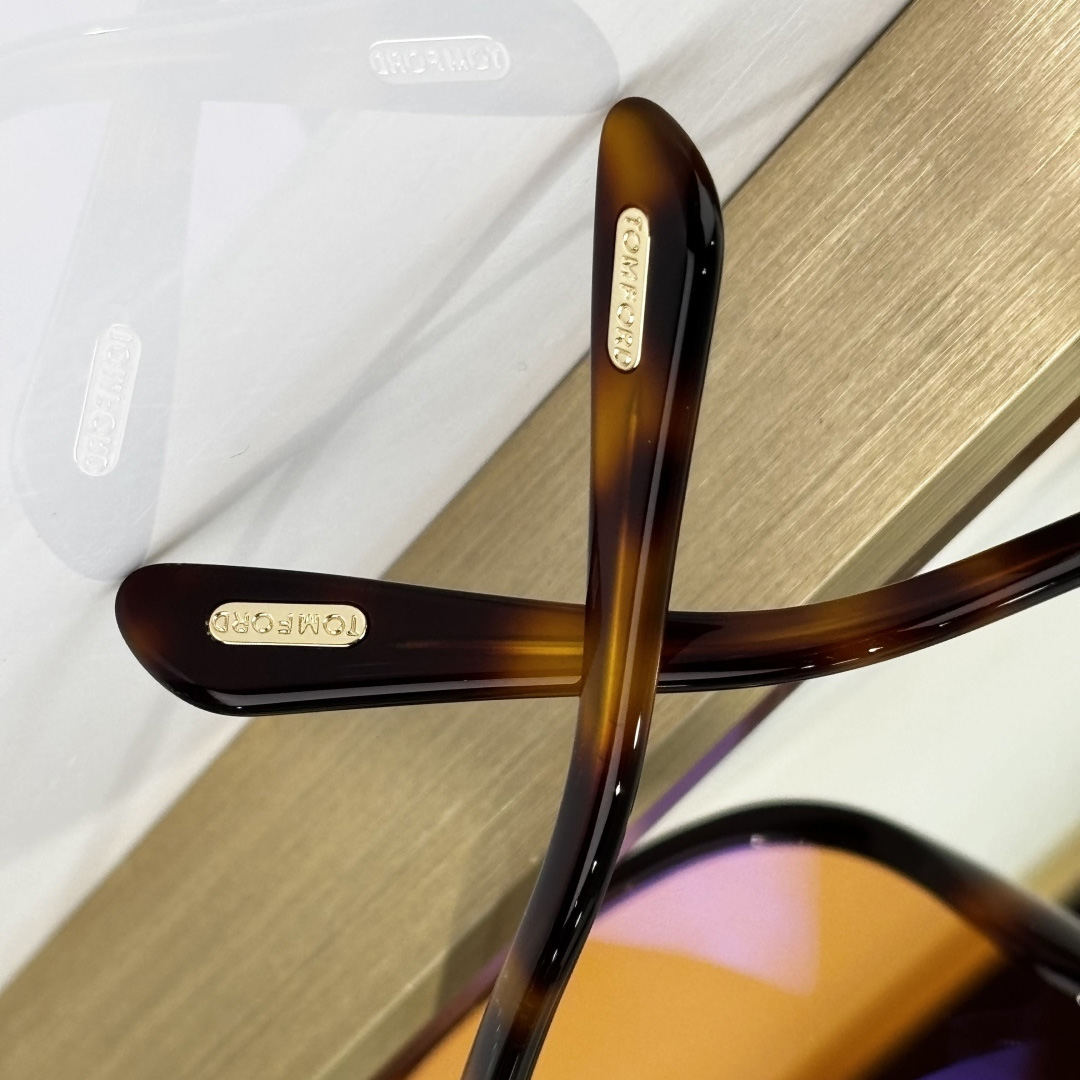 Tom Ford TF884 Sunglasses - DopestKickz