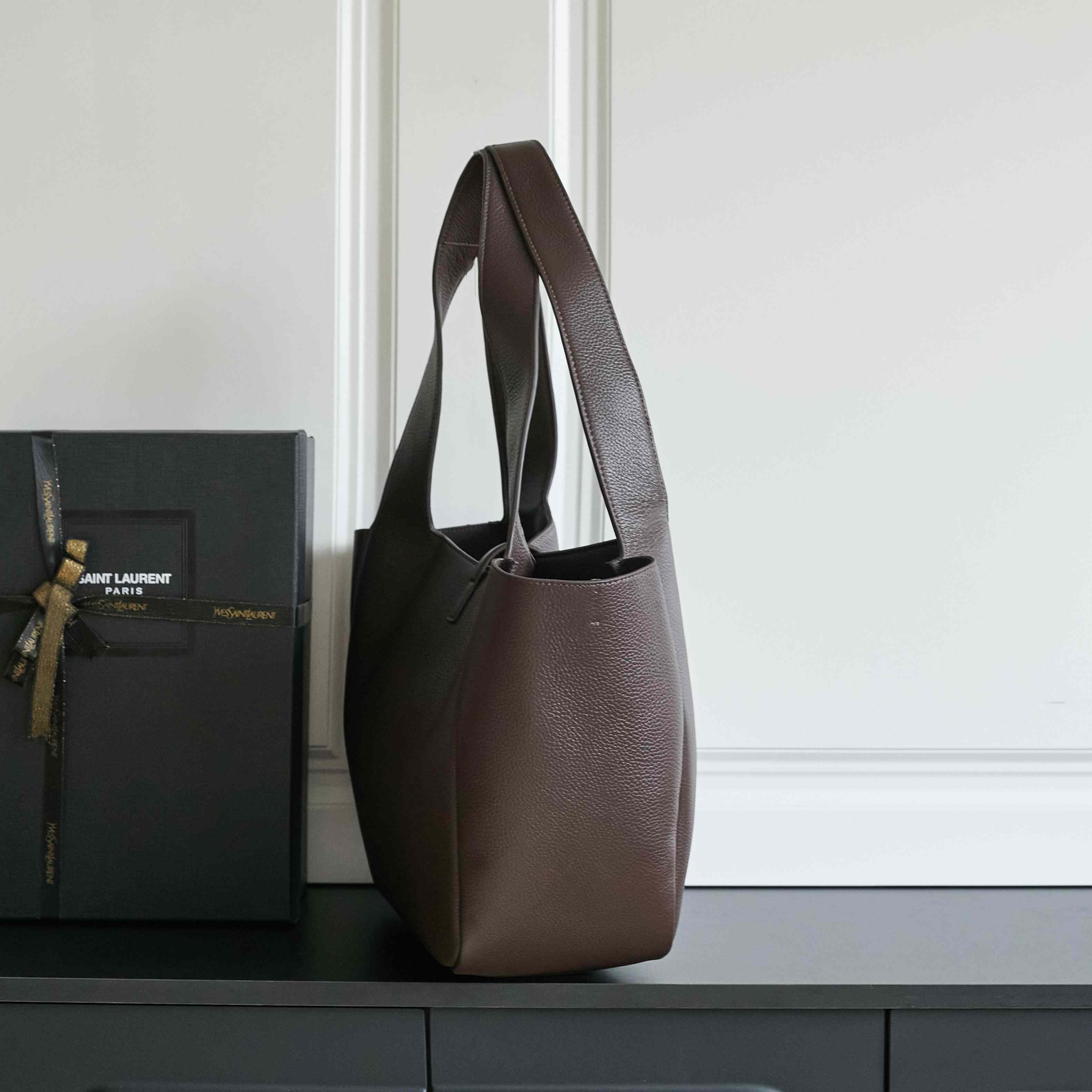 Saint Laurent LE 5 À 7 Bea In Grained Leather - DopestKickz