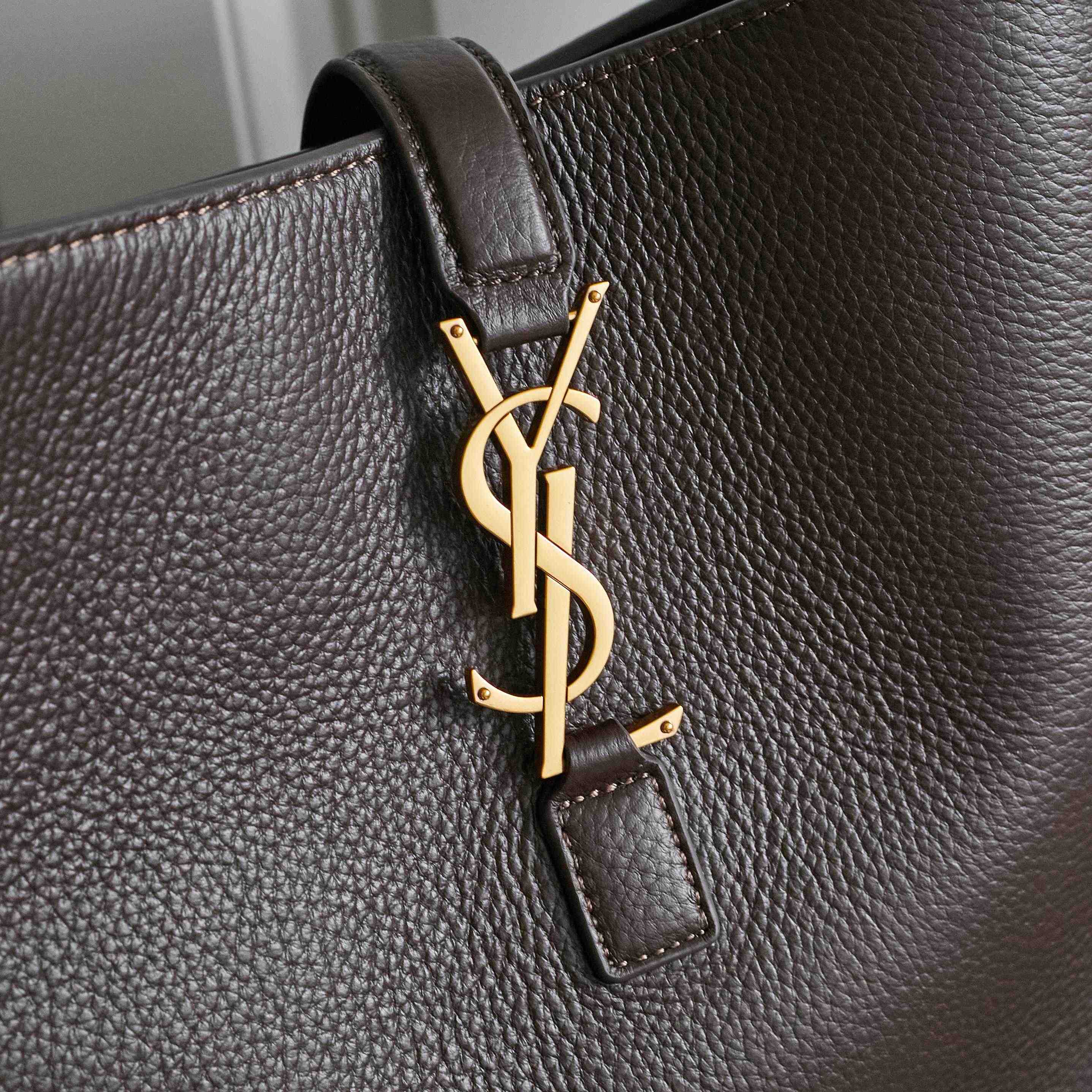 Saint Laurent LE 5 À 7 Bea In Grained Leather - DopestKickz