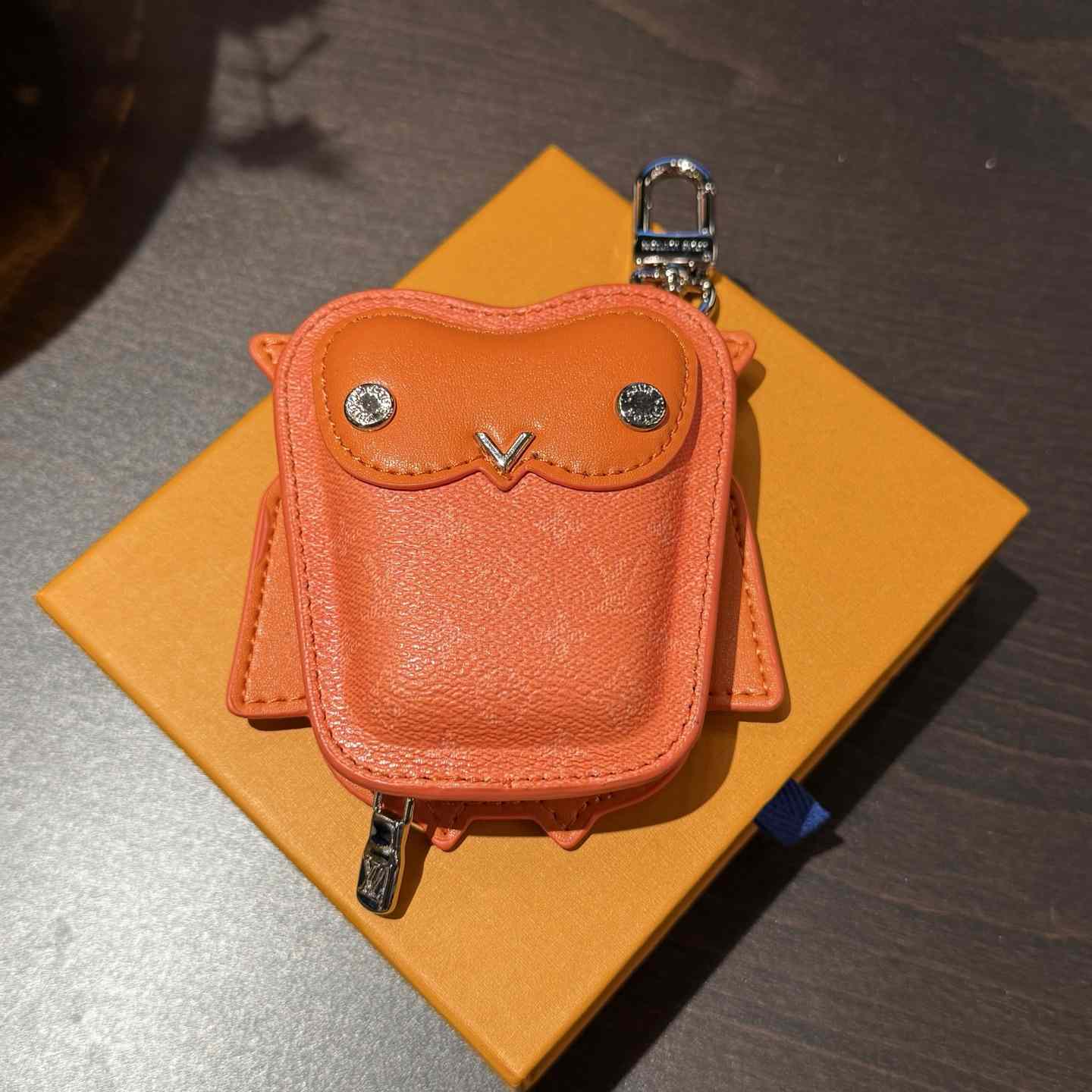 Louis Vuitton LV Owl Bag Charm S00 - DopestKickz