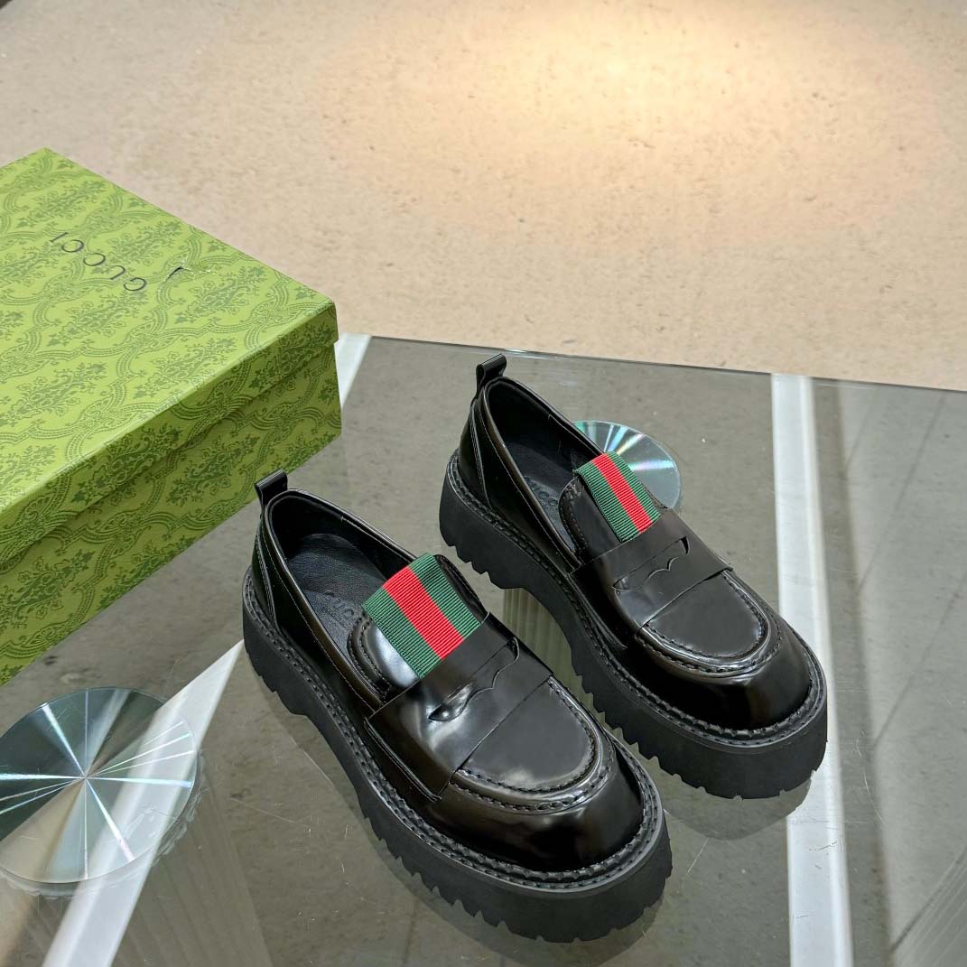 Gucci Women's Leather Loafers - DopestKickz