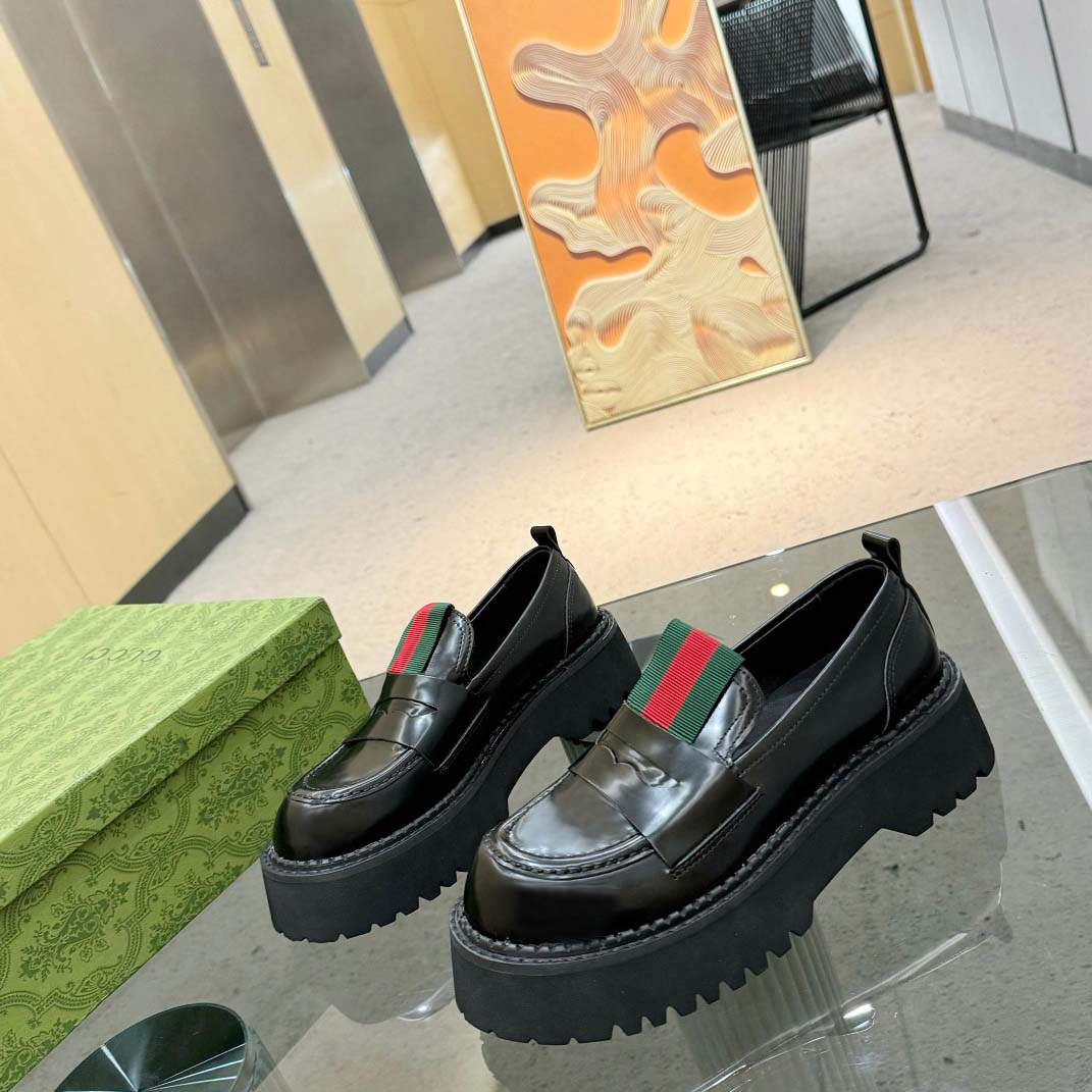 Gucci Women's Leather Loafers - DopestKickz