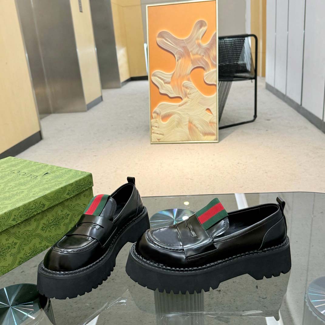 Gucci Women's Leather Loafers - DopestKickz