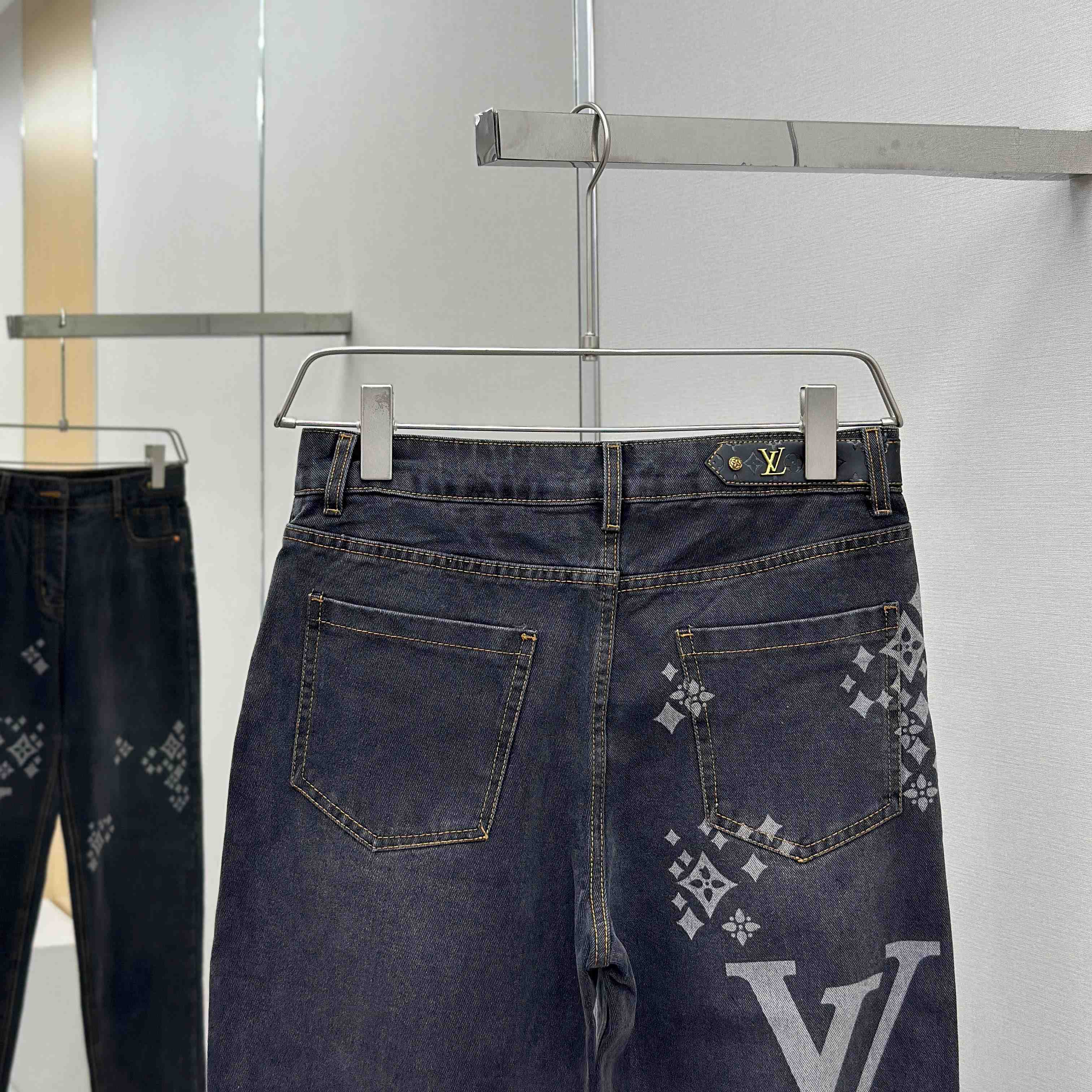 Louis Vuitton Jeans - DopestKickz