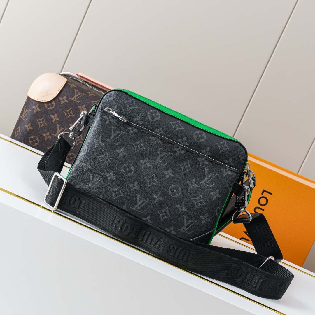 Louis Vuitton Trio Messenger bag  M26052 - DopestKickz