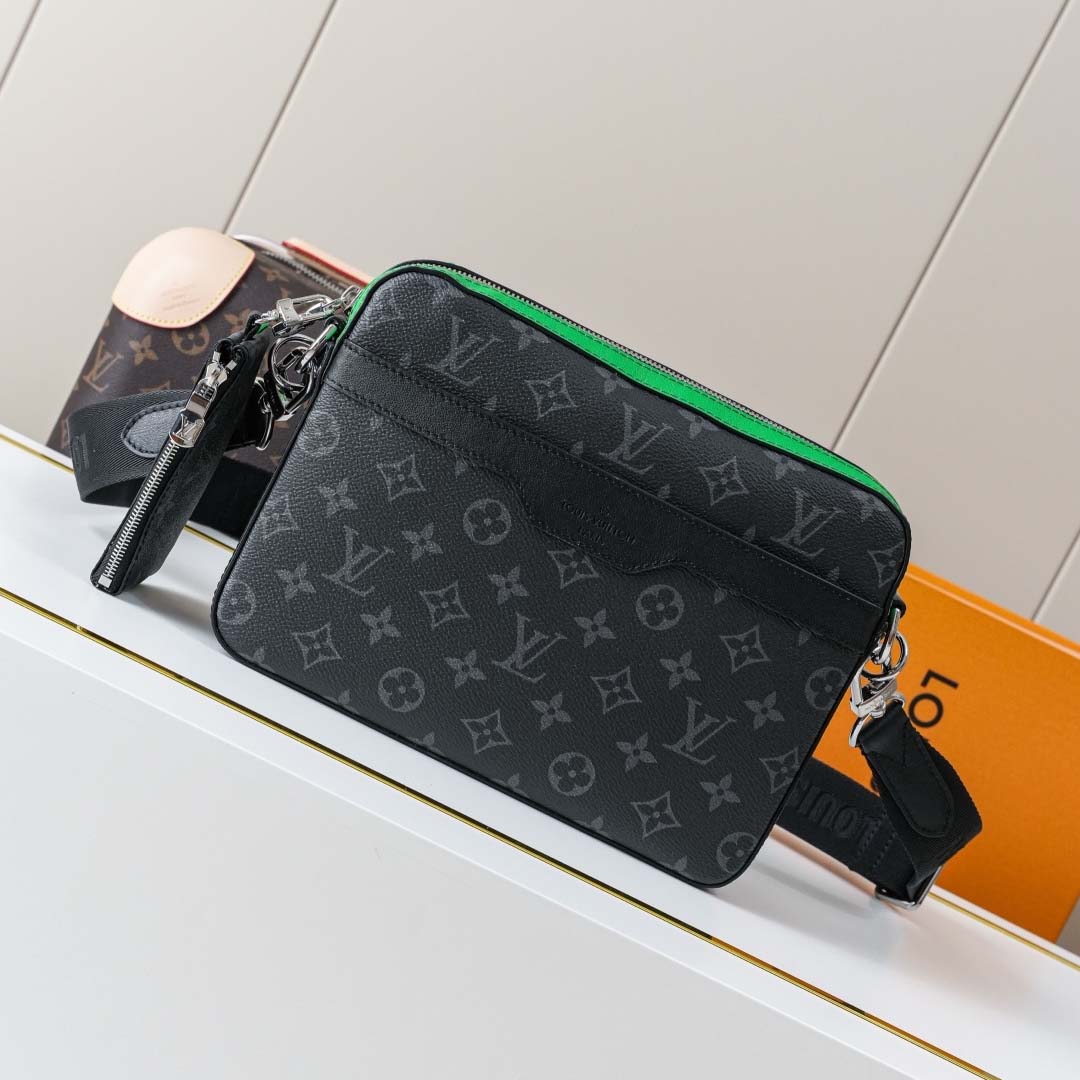 Louis Vuitton Trio Messenger bag  M26052 - DopestKickz