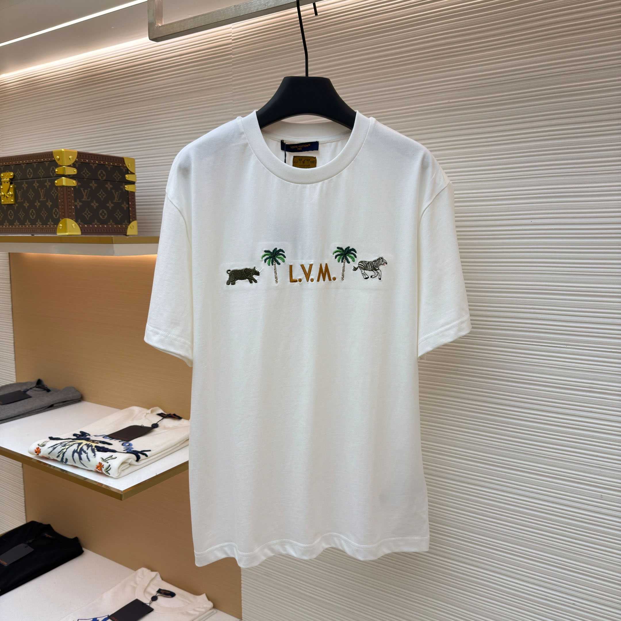 Louis Vuitton x The Darjeeling Limited Embroidered Short-Sleeved Crewneck 1AJVQO - DopestKickz