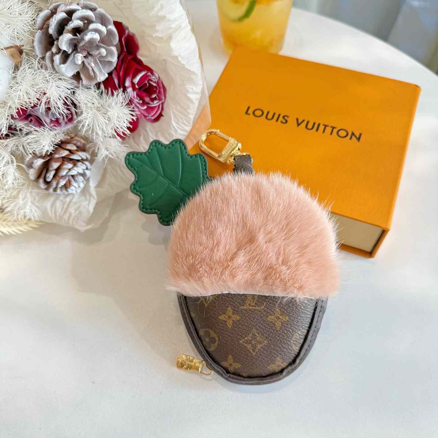 Louis Vuitton LV Acorn Pouch S00 - DopestKickz