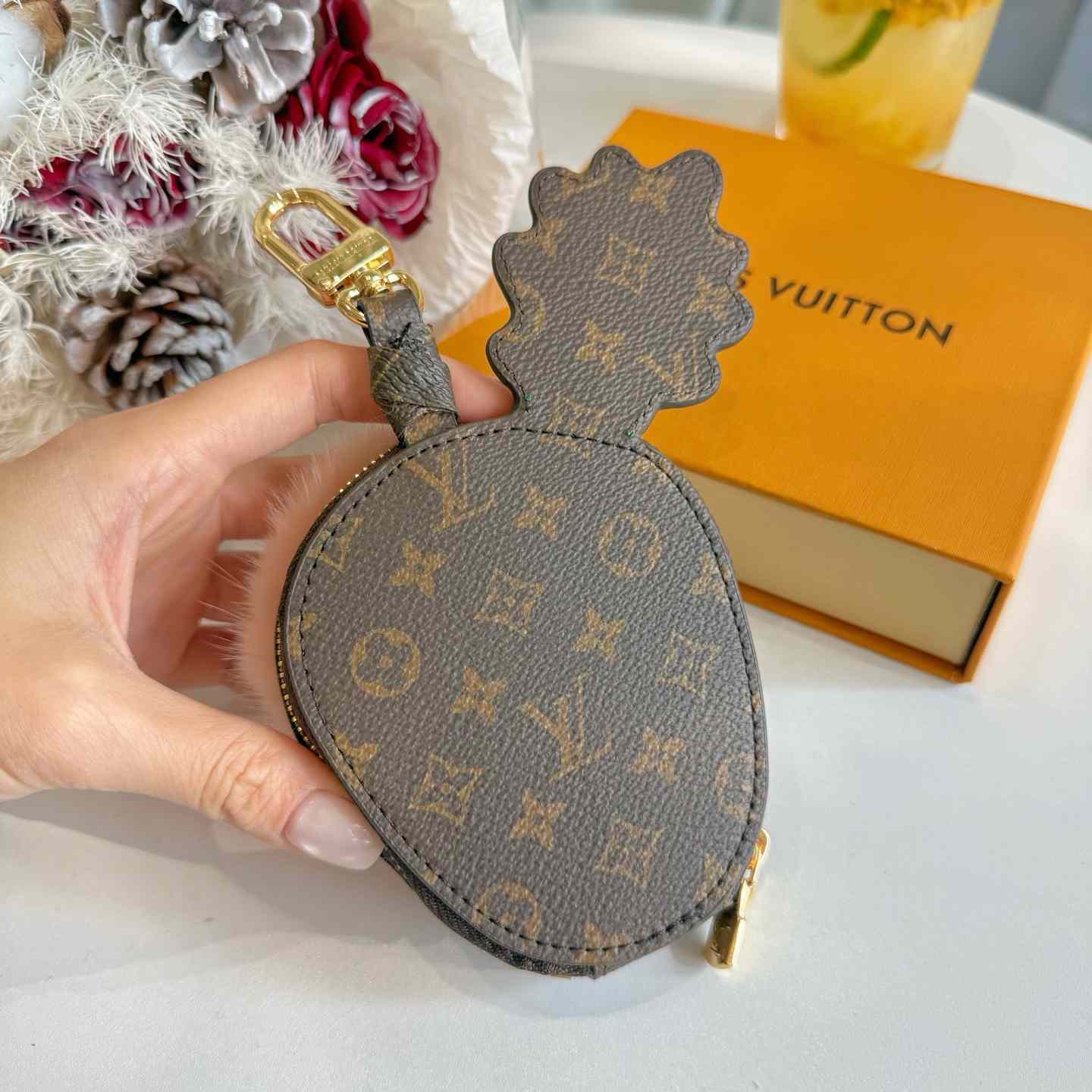 Louis Vuitton LV Acorn Pouch S00 - DopestKickz