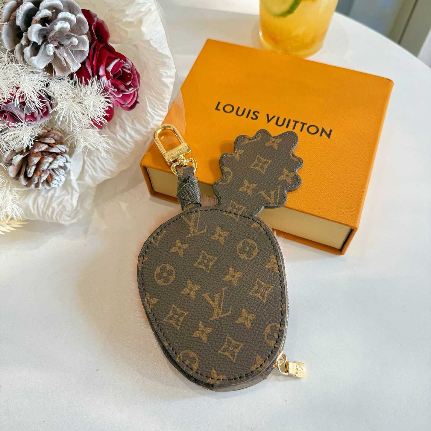 Louis Vuitton LV Acorn Pouch S00 - DopestKickz