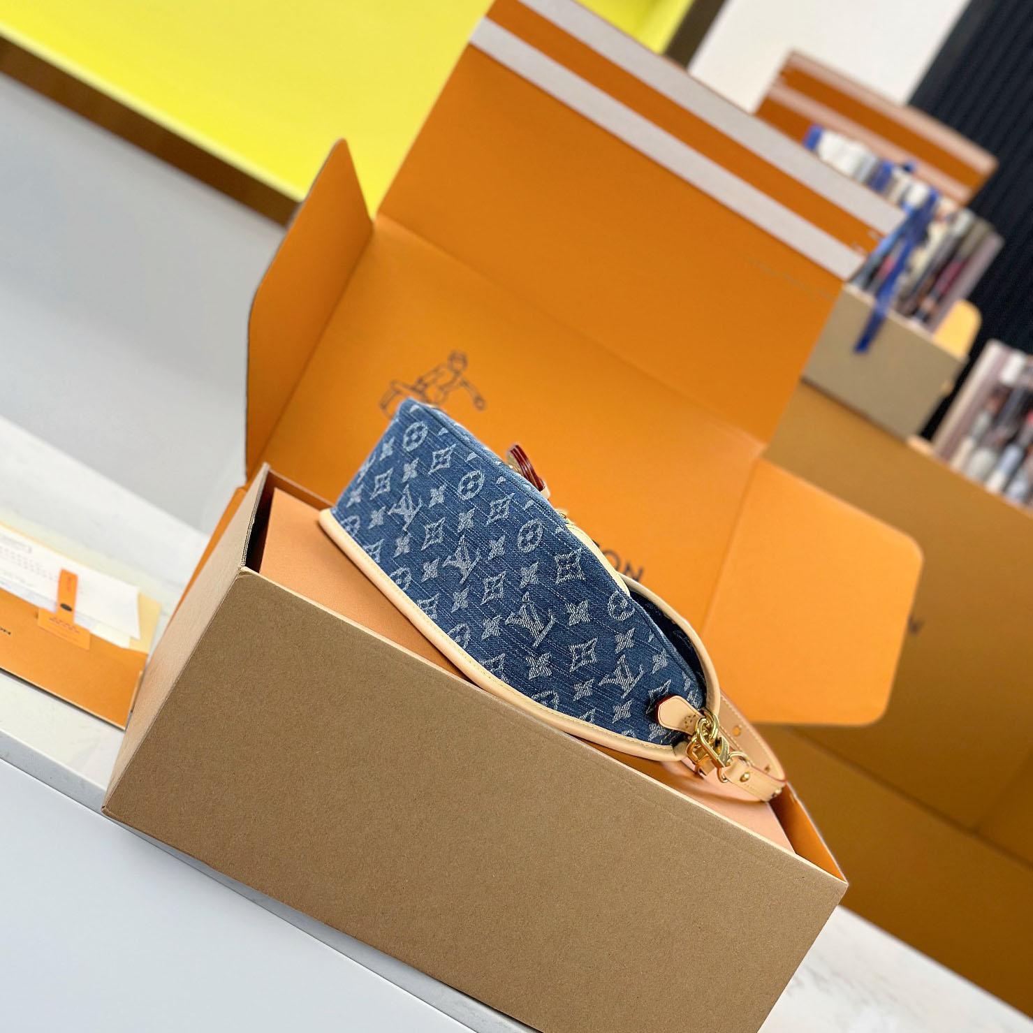 Louis Vuitton Diane M13070 - DopestKickz