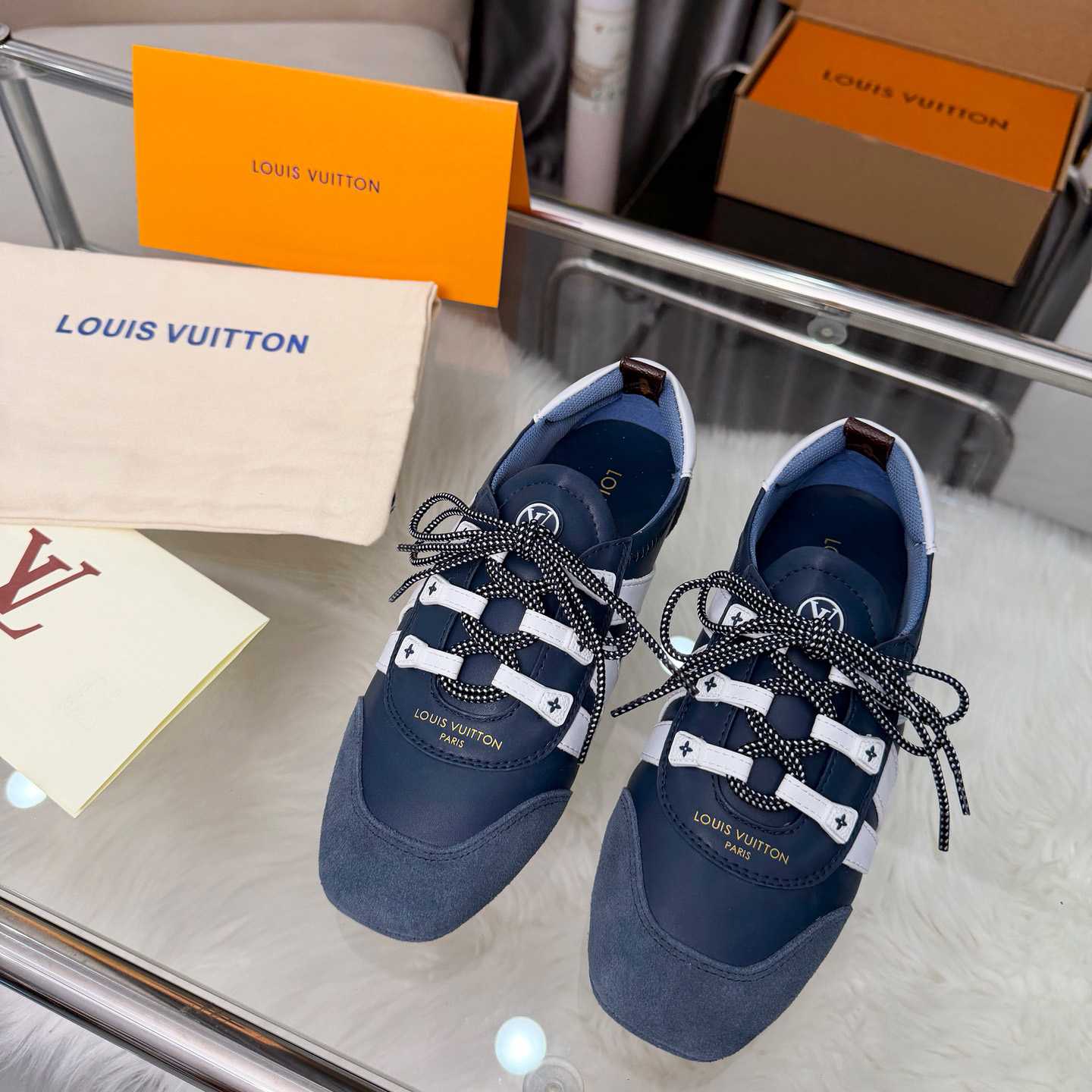 Louis Vuitton Sneakerina 1AIVLV - DopestKickz