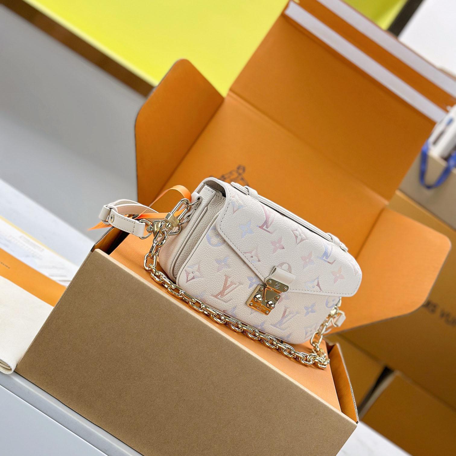 Louis Vuitton Pochette Métis East West  M25682 - DopestKickz