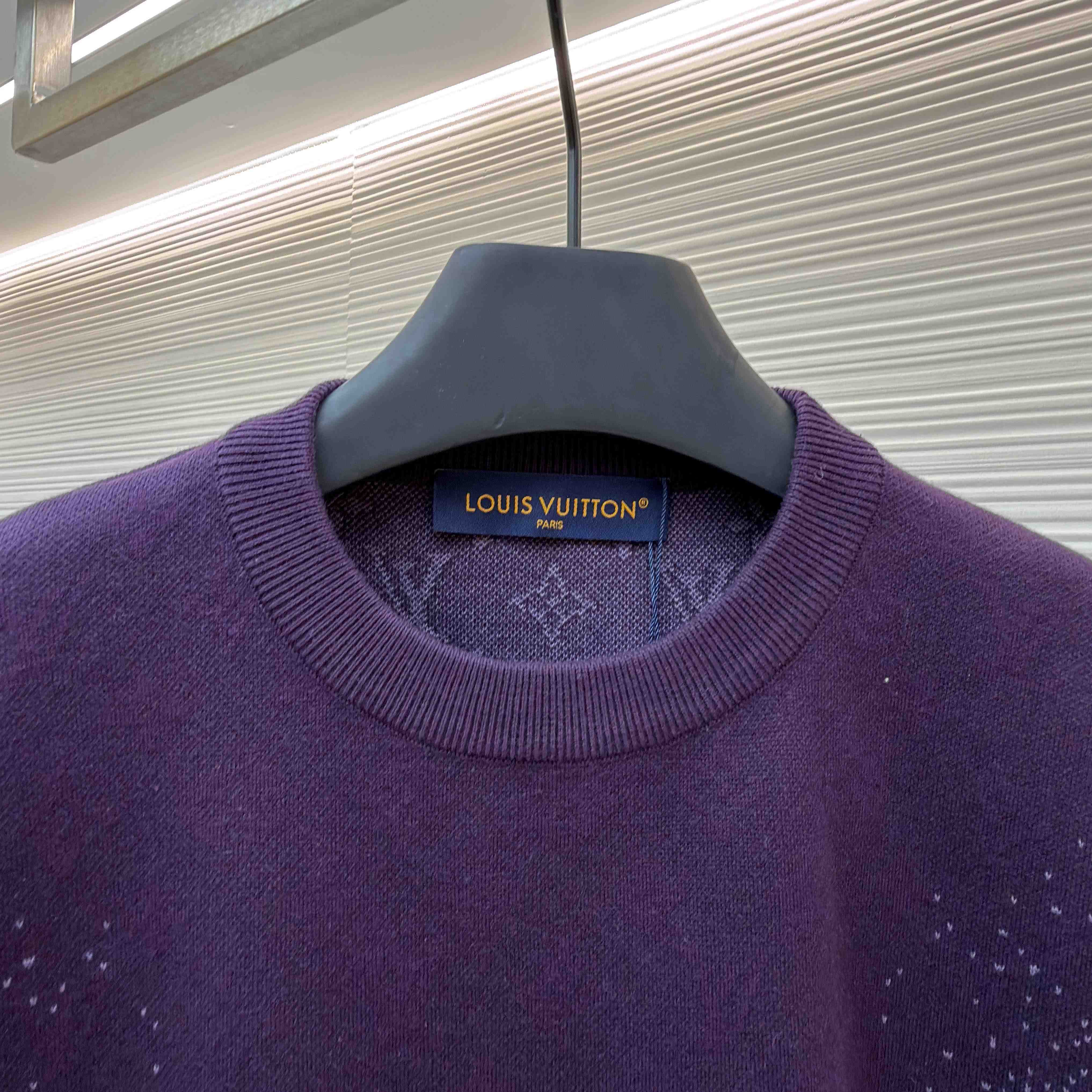  Louis Vuitton Monogram Jacquard Short-Sleeved Crewneck      1AJTV8 - DopestKickz