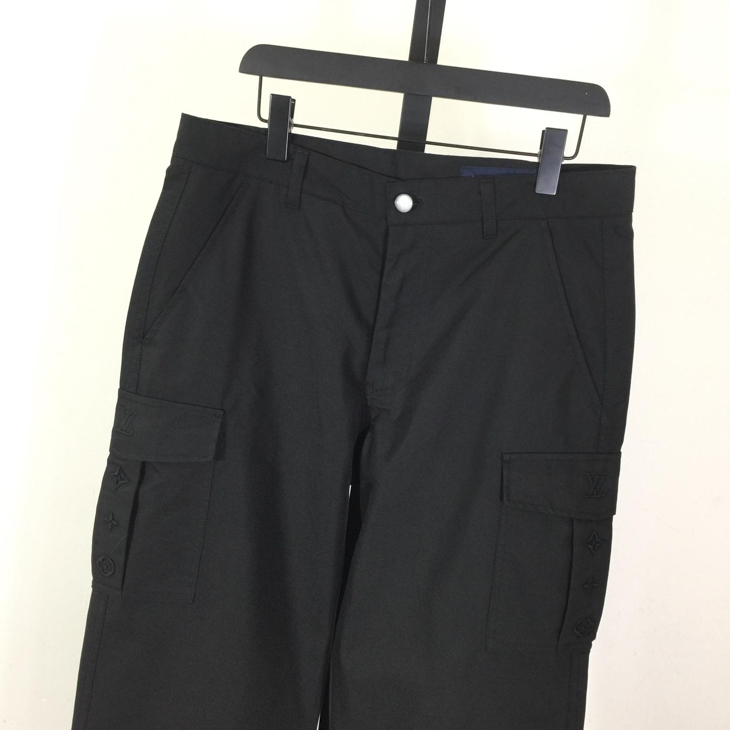 Louis Vuitton Signature Cargo Pants - DopestKickz