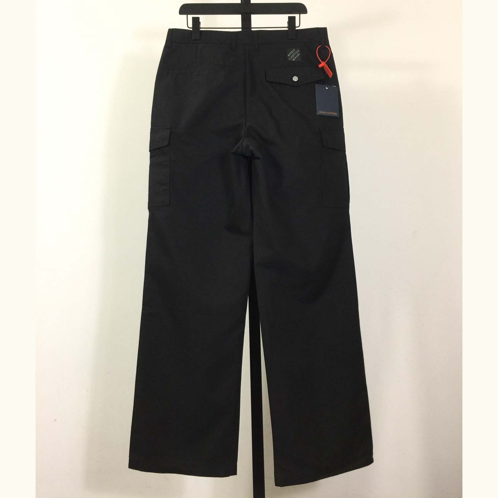 Louis Vuitton Signature Cargo Pants - DopestKickz